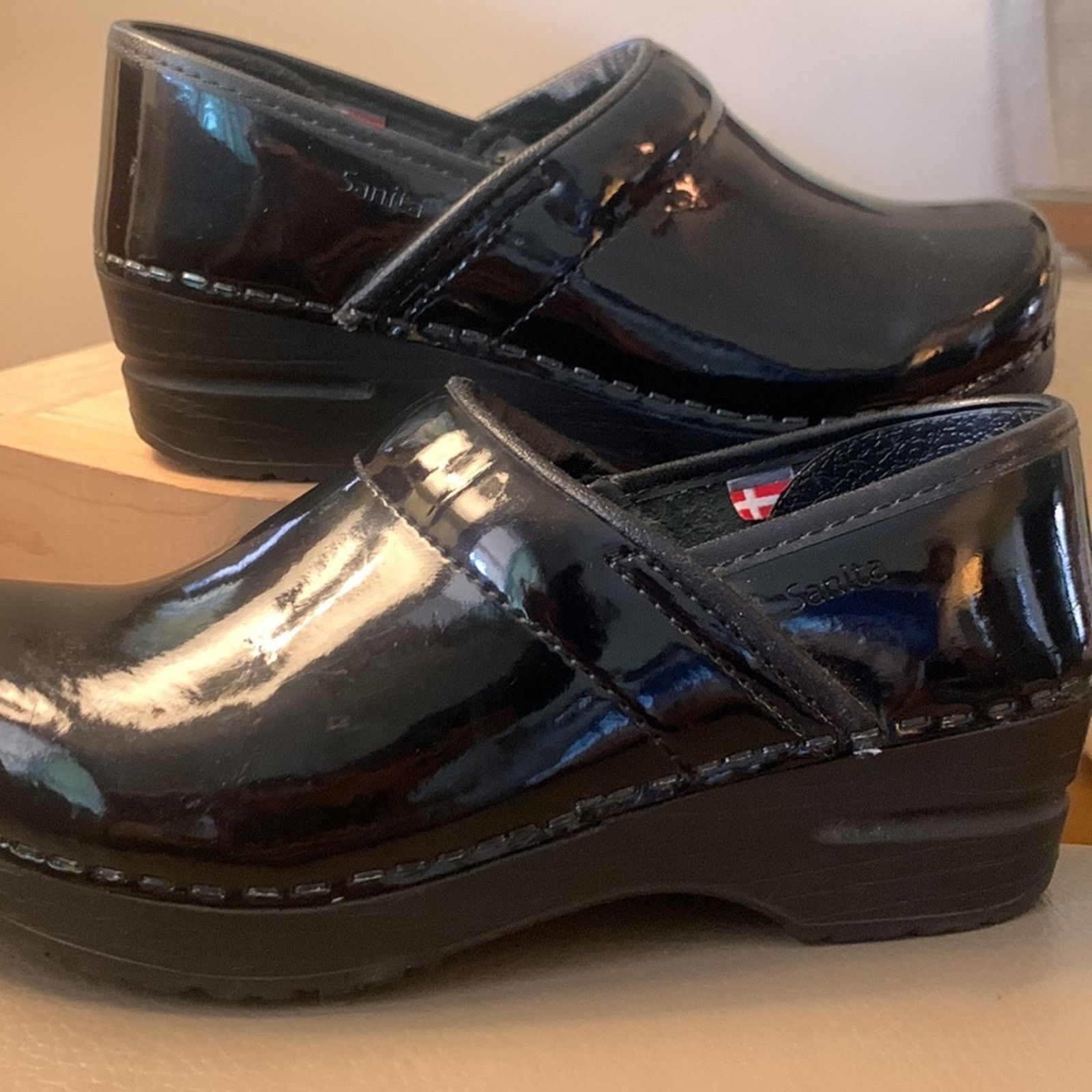 Vintage Sanita black patent Danish clogs Denmark Size US 4 / IT 34 - 8 Thumbnail