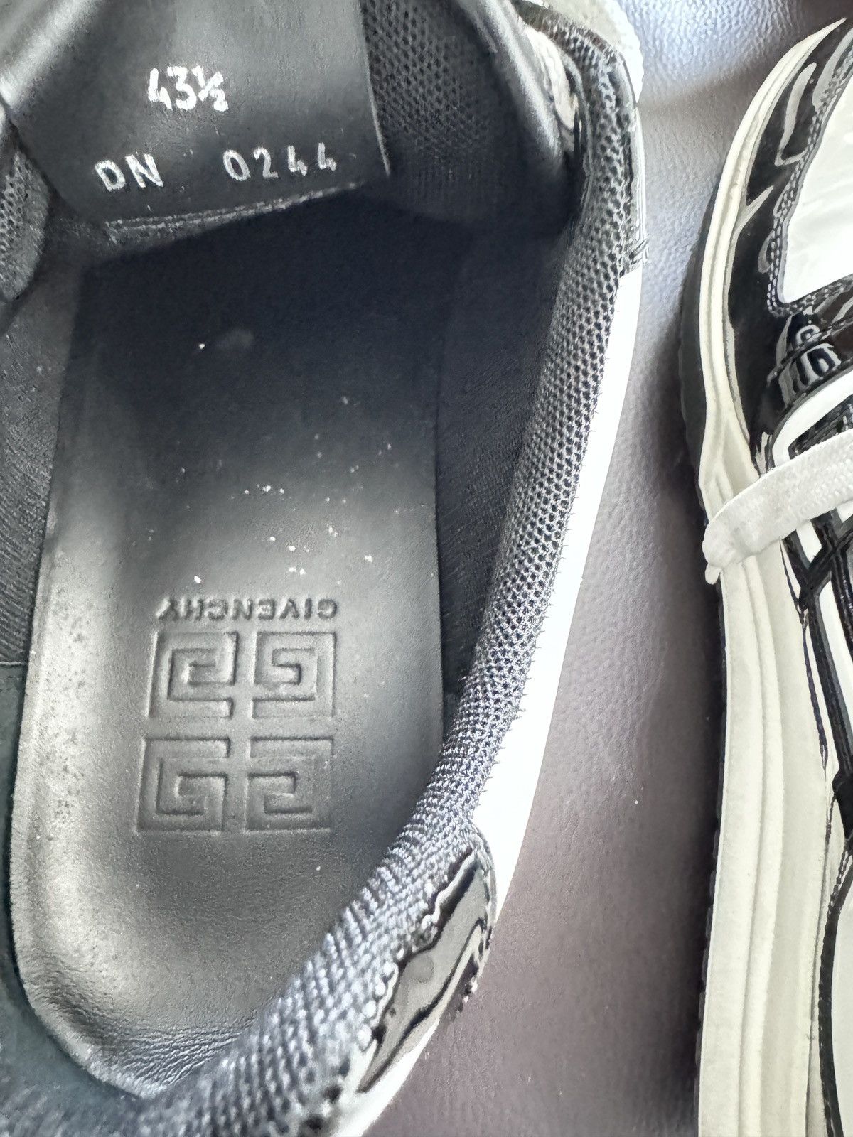 Givenchy GIVENCHY G4 LOW SNEAKERS - BLACK/WHITE Size US 10.5 / EU 43-44 - 4 Thumbnail