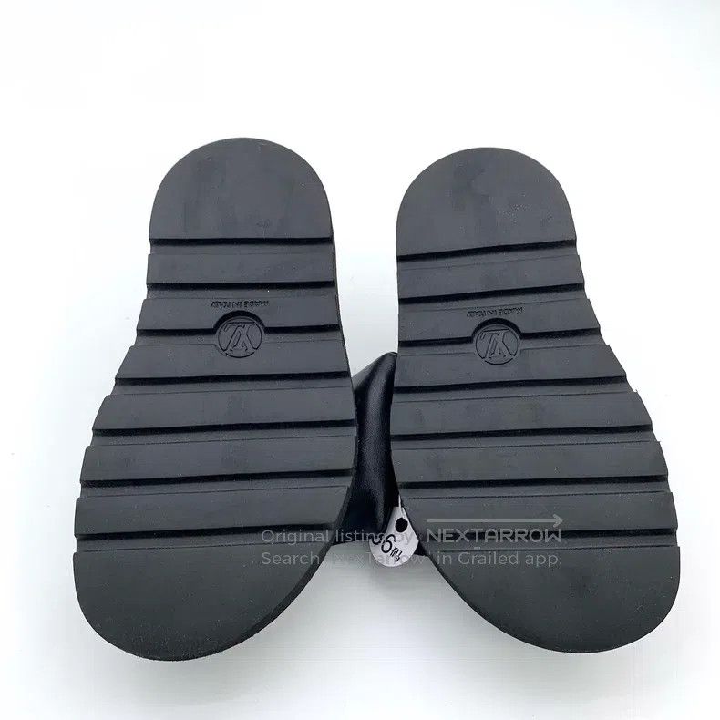 Louis Vuitton Louis Vuitton Black polka-dot logo casual flat slippers Size US 5.5 / IT 35.5 - 5 Thumbnail