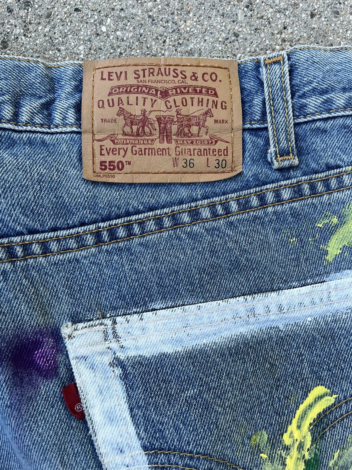Levi's × Vintage Vintage Levi’s 550 Jeans Custom Distressed Thrashed Size US 34 / EU 50 - 9 Thumbnail