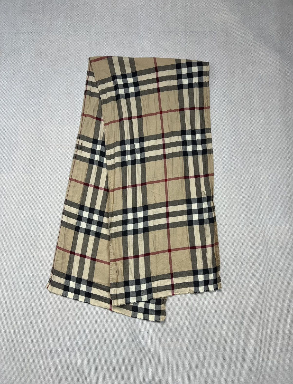 Burberry Scarf Burberry Checked Unisex Size ONE SIZE - 1 Thumbnail