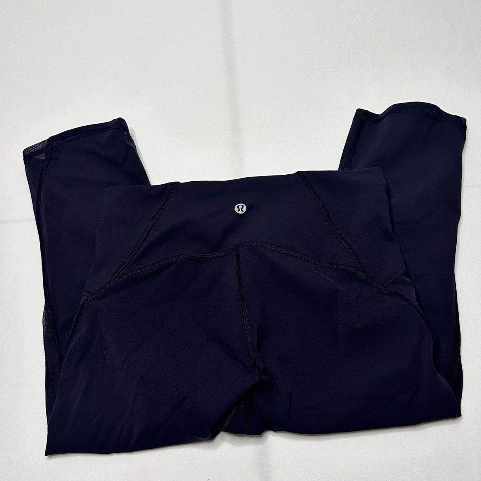 Lululemon Lululemon Size 4 Navy Blue Capri Leggings Size 27" / US 4 / IT 40 - 1 Thumbnail