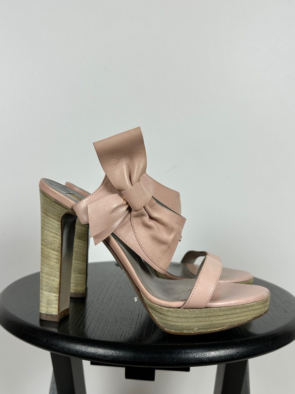 Valentino Valentino Garavani Pink Leather Bow Heel Sandals Platform Size US 7.5 / IT 37.5 - 3 Thumbnail