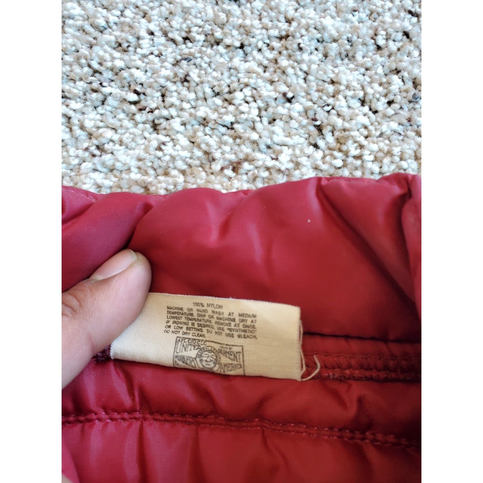 Vintage VINTAGE King Louie Vest Men Large Red Nylon Puffer Quilted Pockets USA 80s Size US L / EU 52-54 / 3 - 5 Thumbnail