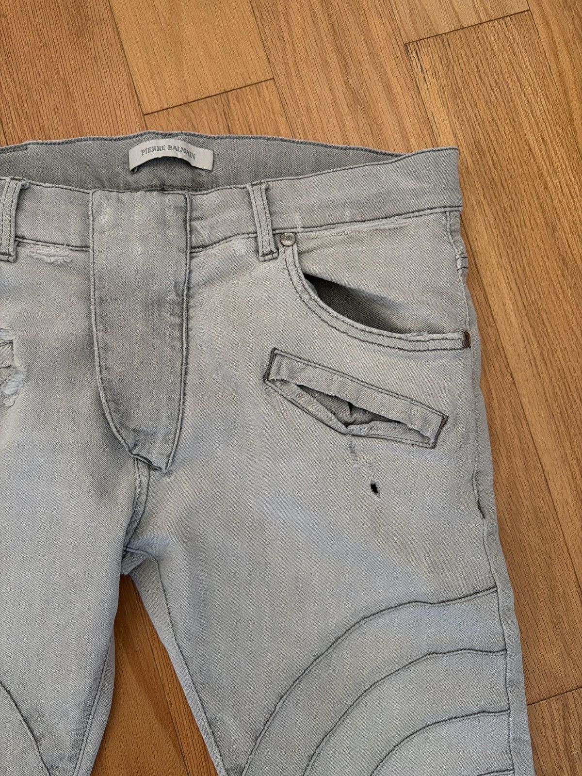 Pierre Balmain Pierre Balmain Light Grey Thrashed Biker Moto Skinny Denim. Size US 33 - 3 Thumbnail