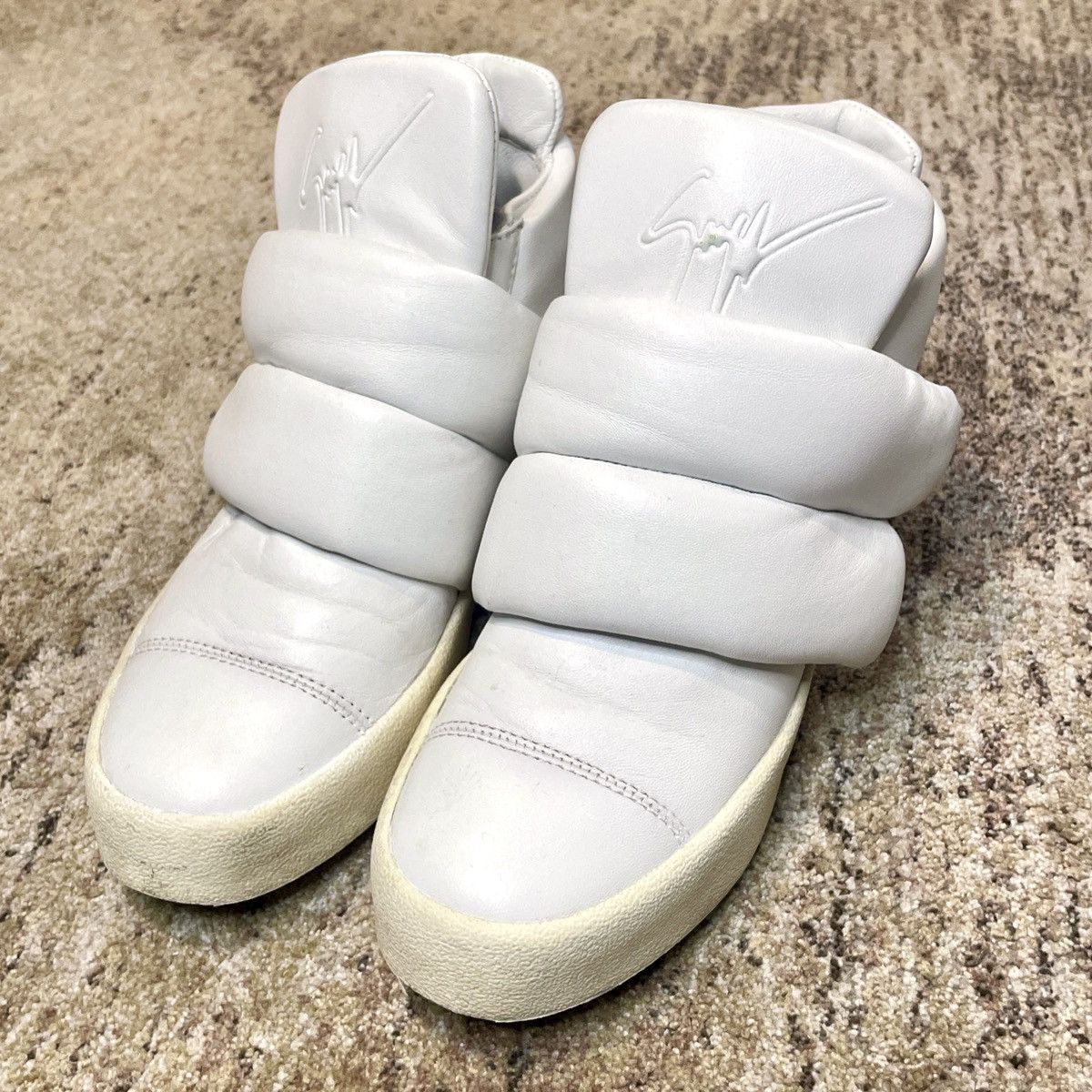 Giuseppe Zanotti White Leather Puff Strap Low Top Shoes, Men's (Size 7.5)