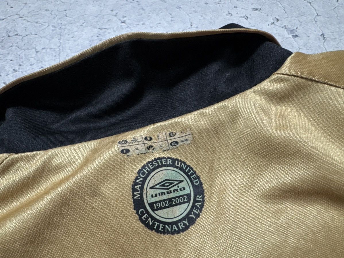 Umbro Umbro Manchester United 2001/2002 Reversible Soccer Jersey Size US XL / EU 56 / 4 - 7 Thumbnail