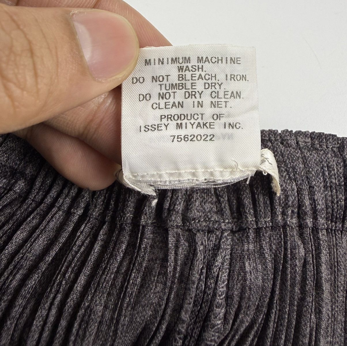 Pleats Please Issey Miyake Issey Miyake Pleats Please Pleated Pants Size 28" / US 6 / IT 42 - 8 Thumbnail
