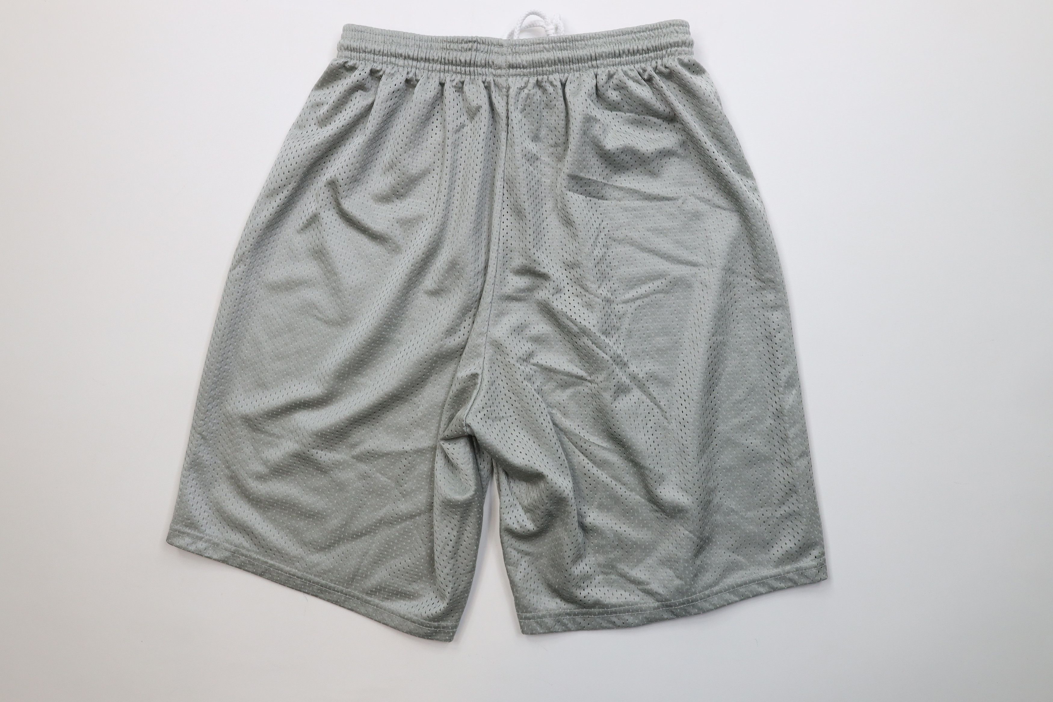 Vintage Vintage 90s Y2K Streetwear Basketball Shorts Training Silver Size US 32 / EU 48 - 7 Thumbnail