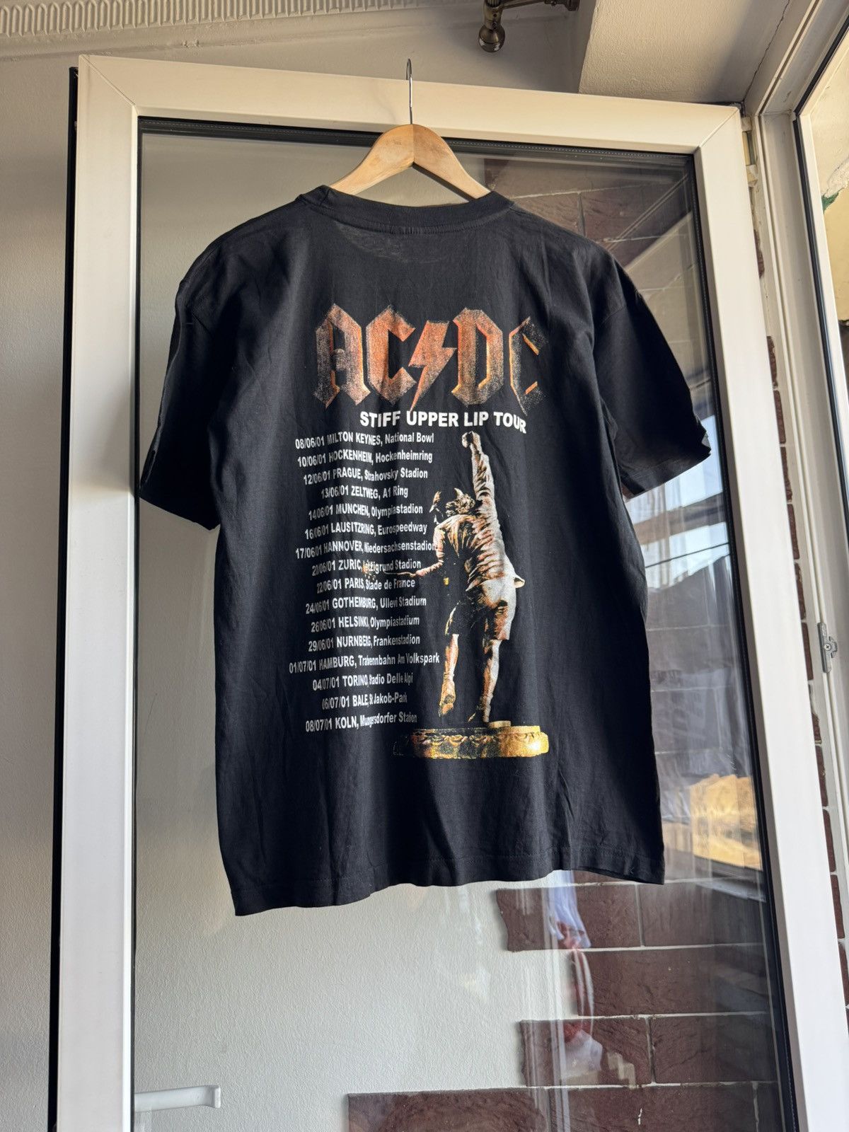 Band Tees Vintage AC/DC TOUR 00’s Tshirt Size US L / EU 52-54 / 3 - 9 Thumbnail