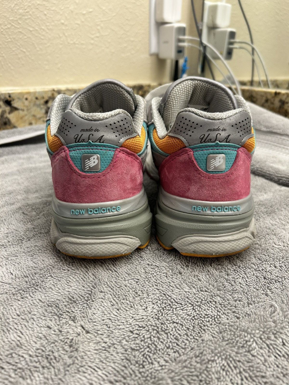 New Balance New Balance x DTLR Miami Drive 990v3 Size US 9 / EU 42 - 3 Thumbnail