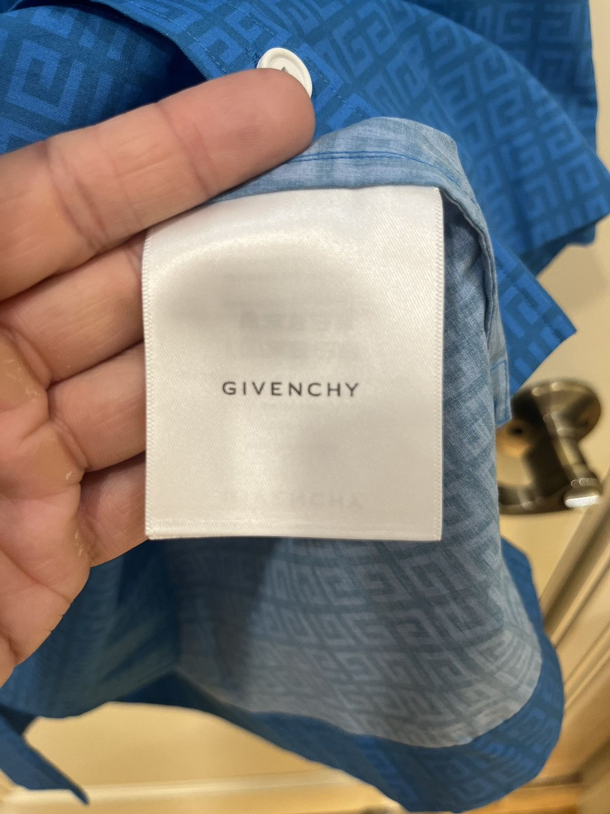 Givenchy 4G monogram print short sleeve shirt Size US M / EU 48-50 / 2 - 15 Thumbnail