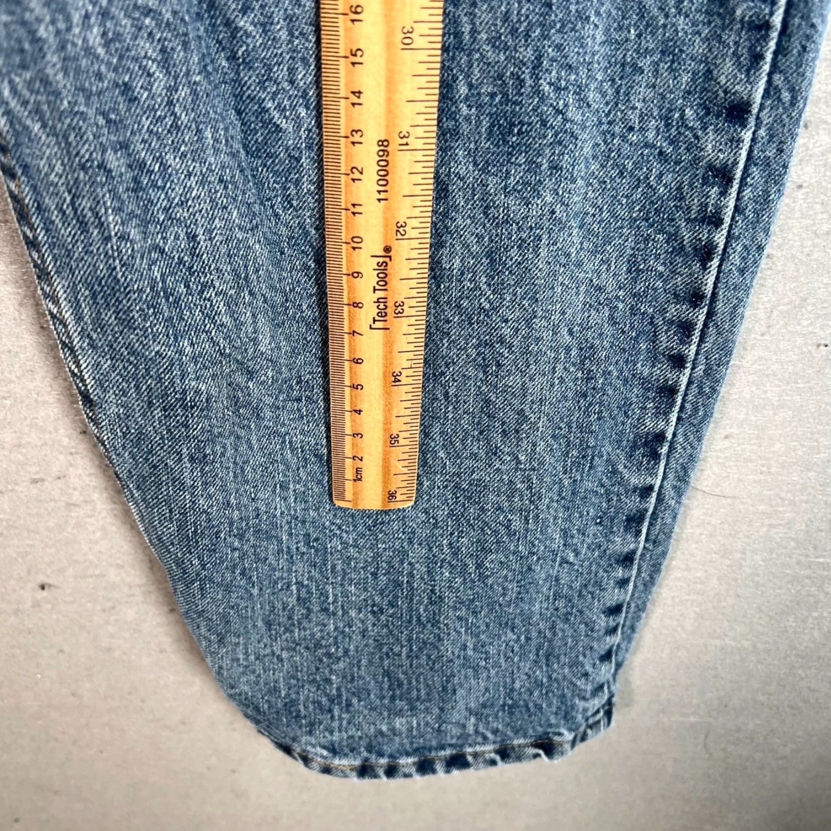 Wrangler Wrangler Mens 33 x 32 Relaxed Fit Straight Leg Blue Denim Jeans Shirt? Size US 33 - 6 Thumbnail