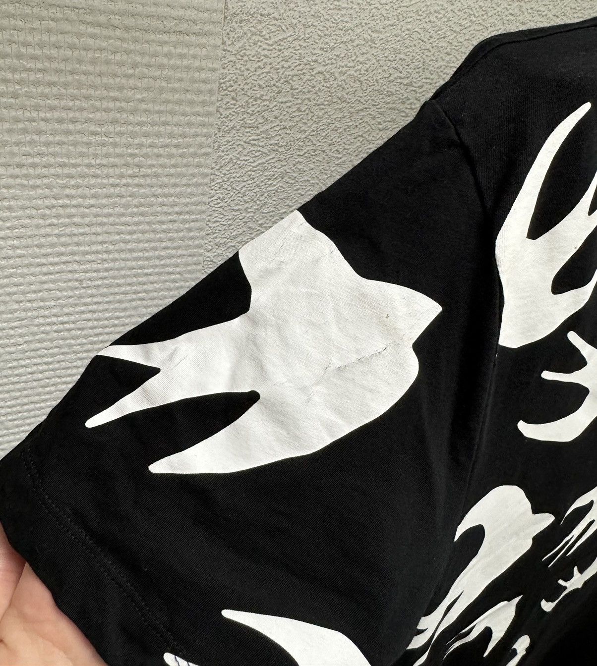 Alexander McQueen Alexander McQueen Mcq fullprint t-shirt L sz Size US L / EU 52-54 / 3 - 11 Thumbnail
