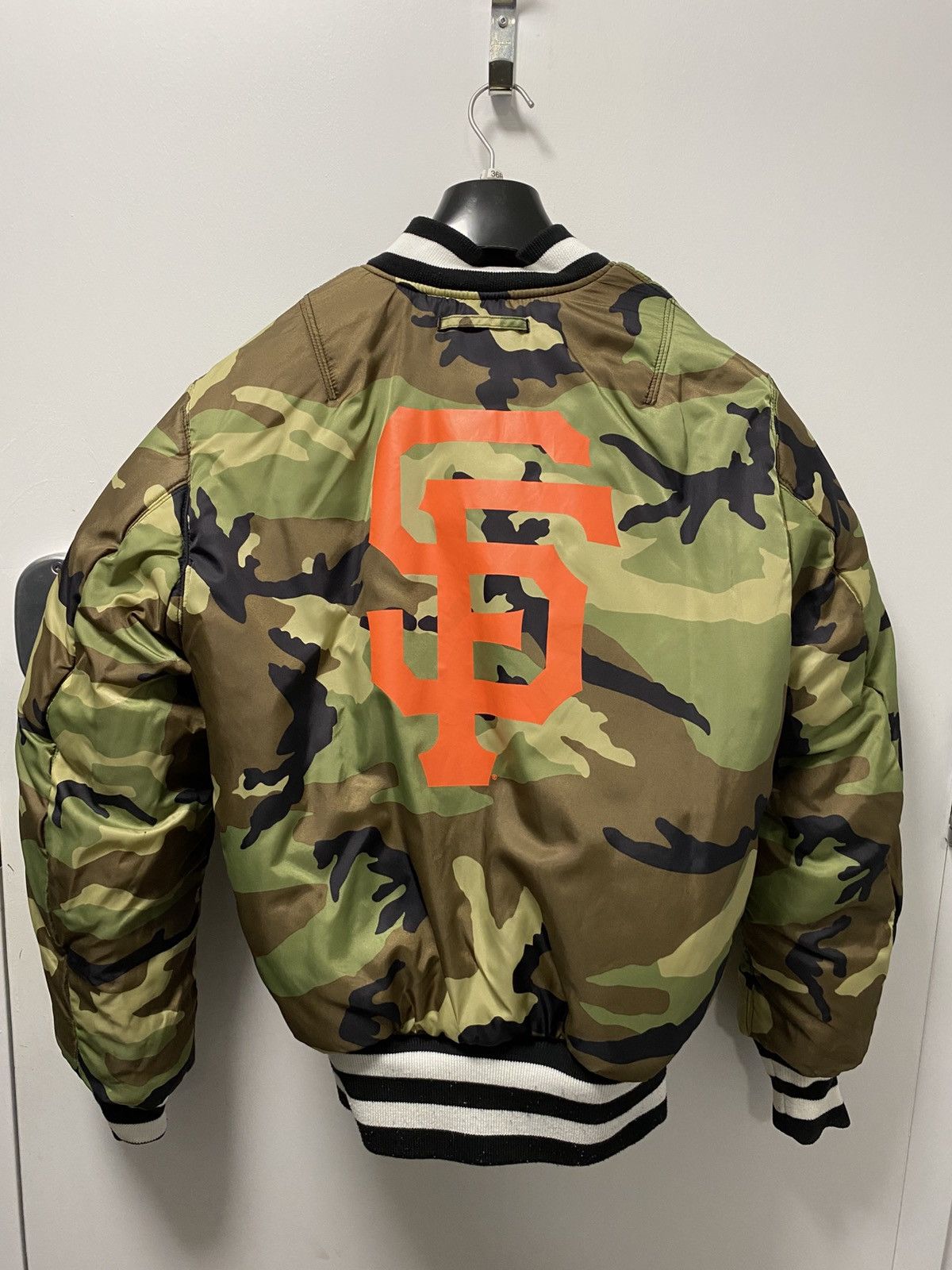 Alpha Industries × MLB × New Era Bomber Jacket x Alpha Industries x New Era Size US S / EU 44-46 / 1 - 8 Thumbnail