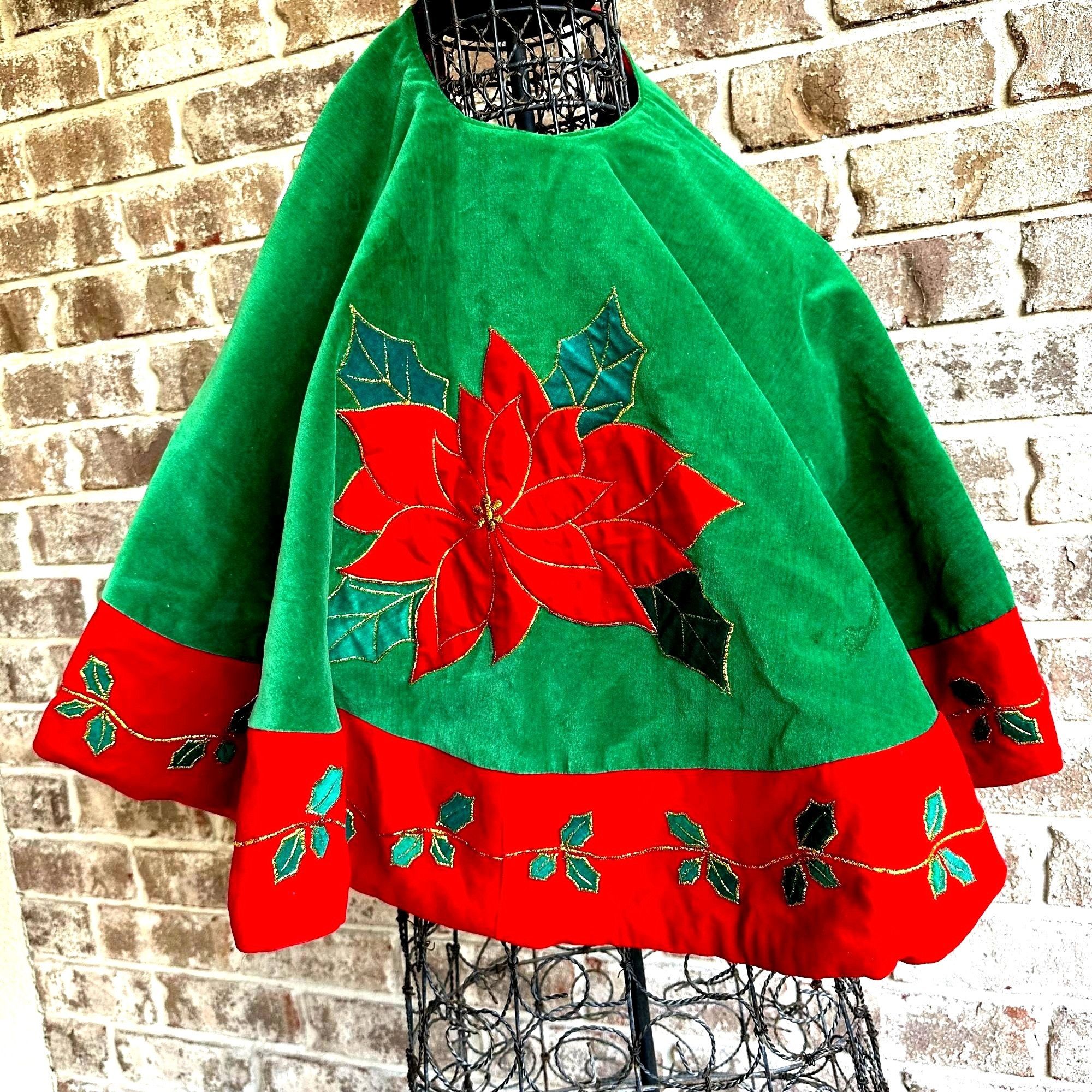Vintage VTG Poinsettia Christmas Tree Skirt Red Green Holly Embroide Size ONE SIZE - 2 Thumbnail