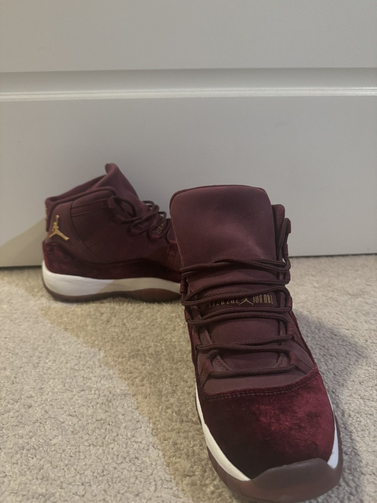 Jordan Brand Air Jordan 11 Retro Heiress Velvet Size US 6 / EU 39 - 6 Thumbnail