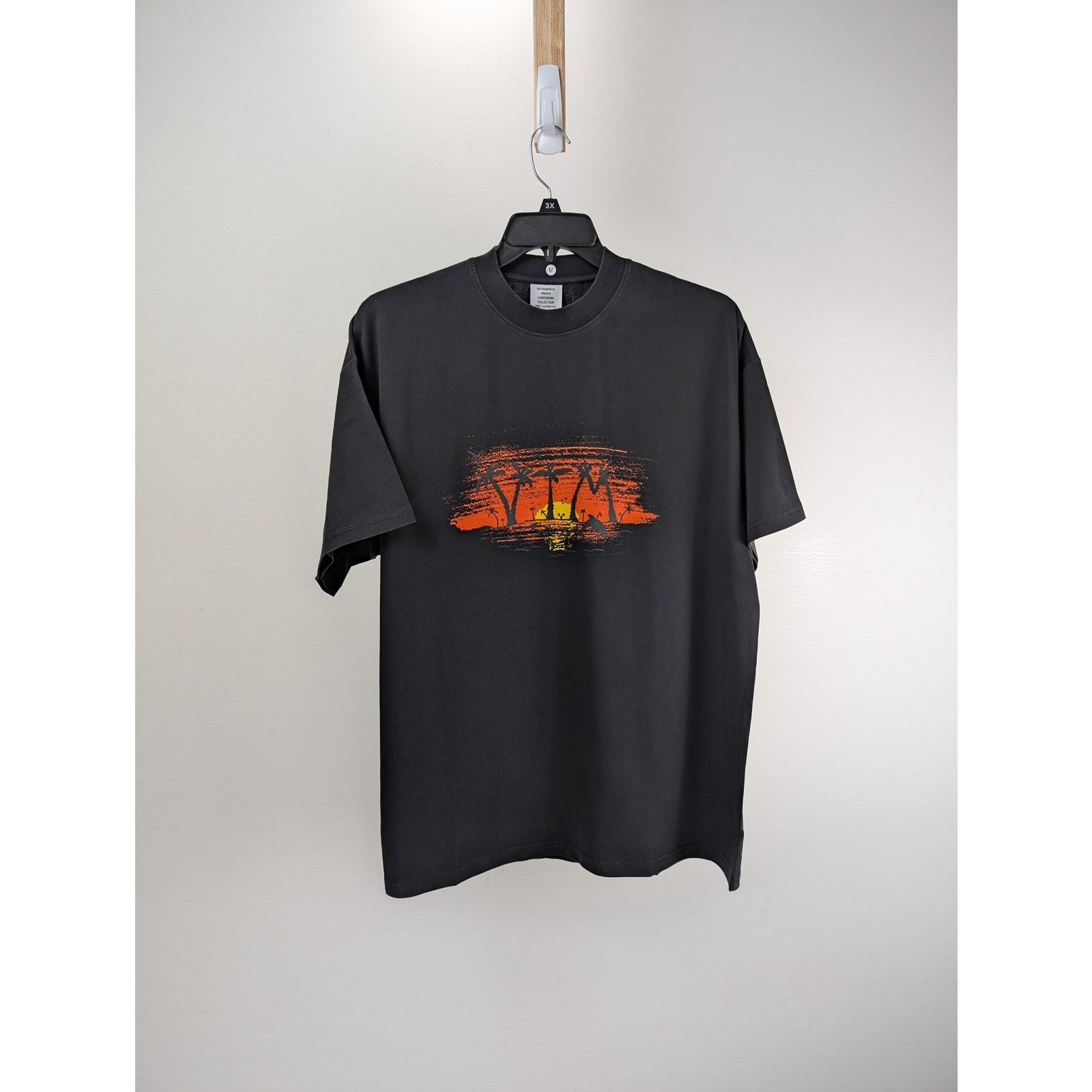 Vetements o1rshd1 Sunset Logo SS T-Shirt in Black Size US M / EU 48-50 / 2 - 1 Thumbnail