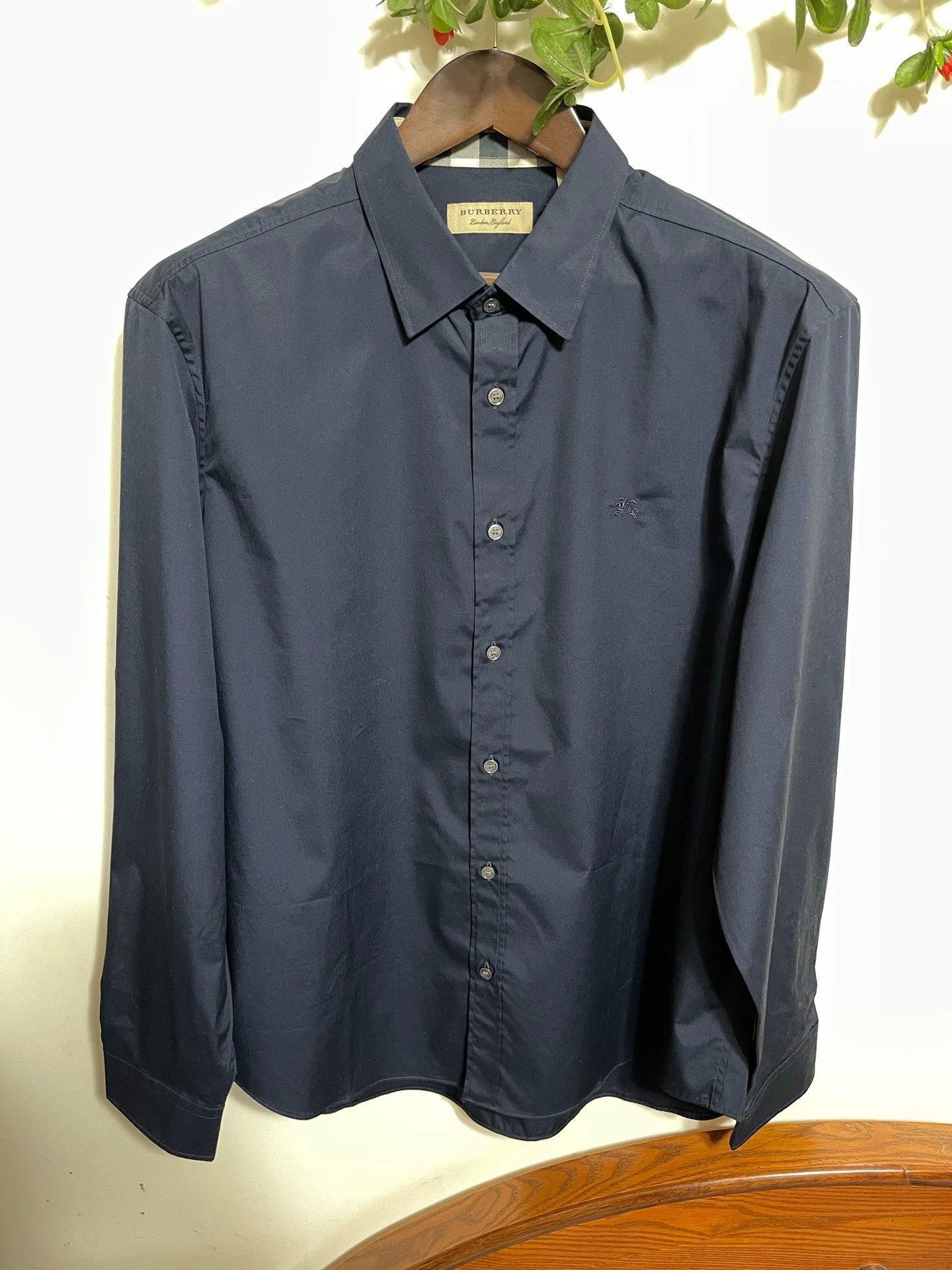 Burberry Burberry Navy Oversized LS Shirt XXL Horseferry Embroidered Size US XXL / EU 58 / 5 - 1 Thumbnail