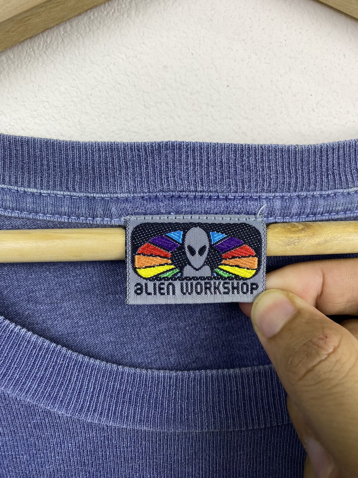 Alien Workshop Rare! Vintage 90s ALIEN WORKSHOP Ripoff NBA Sunfaded Tee Size US XL / EU 56 / 4 - 4 Thumbnail