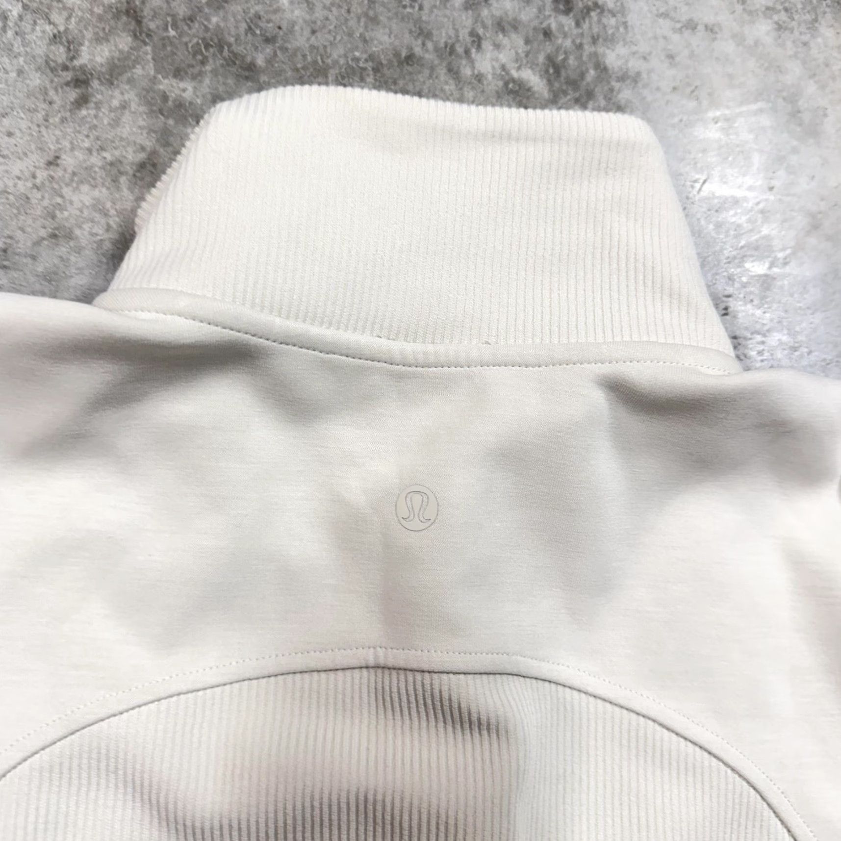 Lululemon Lululemon Sweatshirt Womens 4 White 1/4 Zip Mock Neck Pullover Cropped Sweatshirt Size S / US 4 / IT 40 - 5 Thumbnail