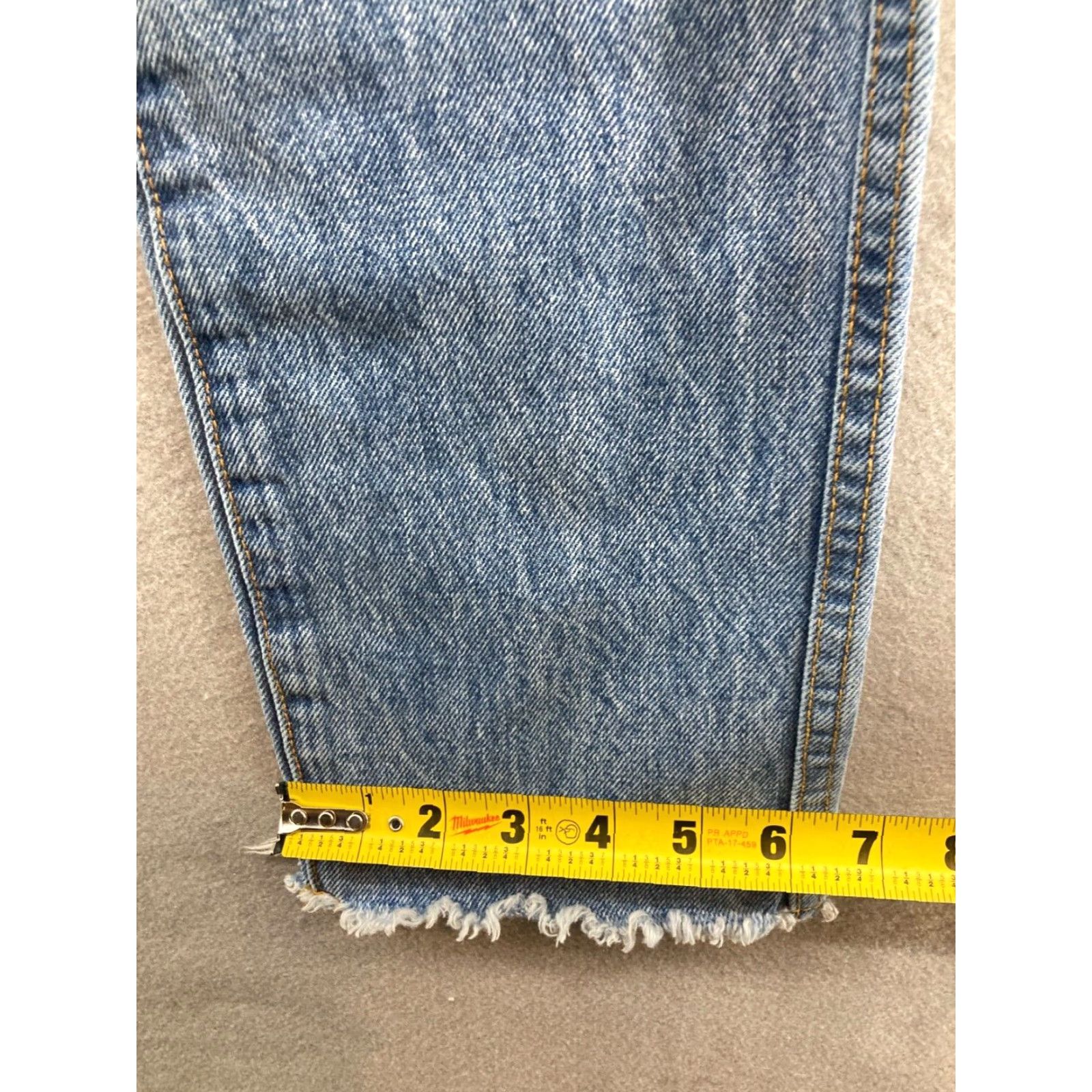 Vintage Revoice Jeans 26 Button Fly USA Raw Hem Distressed Mom Womens Jeans 26 Blue Cotton Blend 5-Pocket Distressed USA Mom Style Modern Fit Size 26" / US 2 / IT 38 - 7 Thumbnail