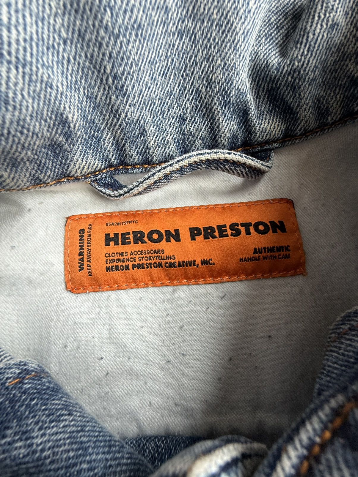 Heron Preston Heron Preston oiled distressed denim workwear trucker jacket Size US S / EU 44-46 / 1 - 22 Thumbnail