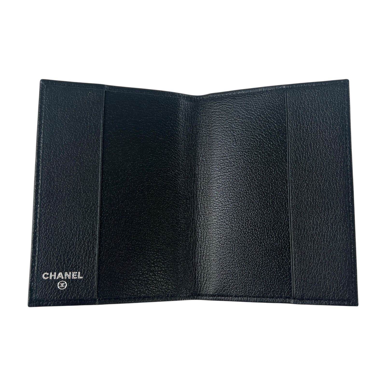 Chanel Chanel Leather Passport Holder Size ONE SIZE - 3 Thumbnail