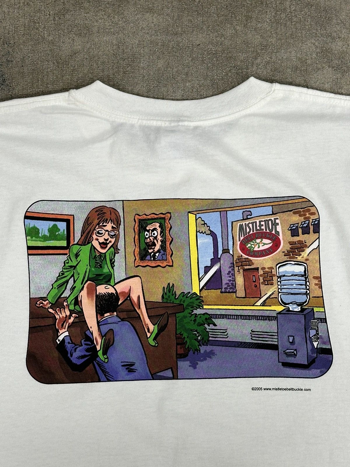 Gildan × Vintage Vintage 90s Mistletoe Belt Company Office T-Shirt Size US XL / EU 56 / 4 - 3 Thumbnail