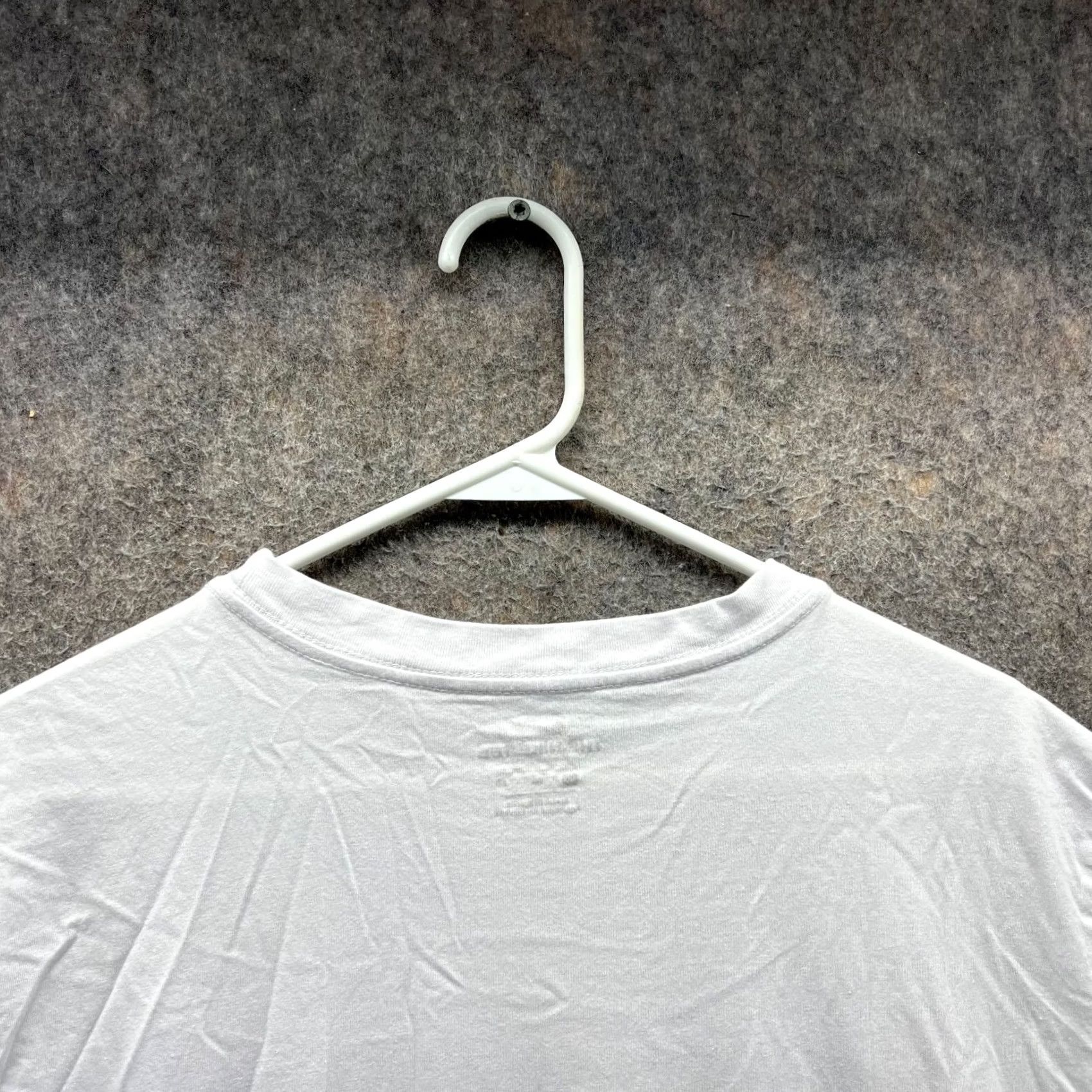 Nike VINTAGE Nike Shirt Men XL White Crewneck Tee Swoosh Box Logo Cotton Logo Athletic Tee XL Size US XL / EU 56 / 4 - 5 Thumbnail
