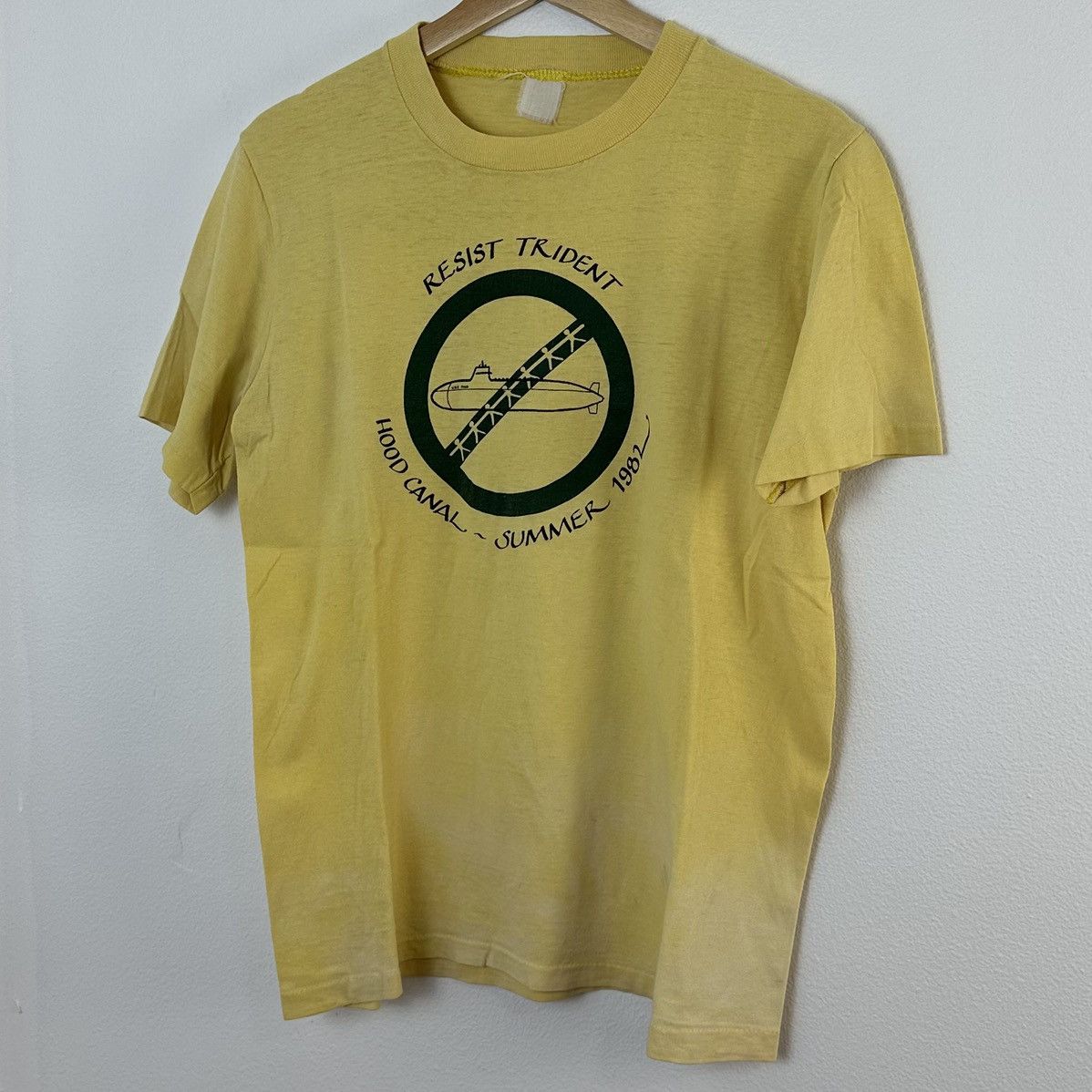 Vintage Vintage 1982 Resist Trident Nuclear Submarine T Shirt Size US L / EU 52-54 / 3 - 2 Thumbnail