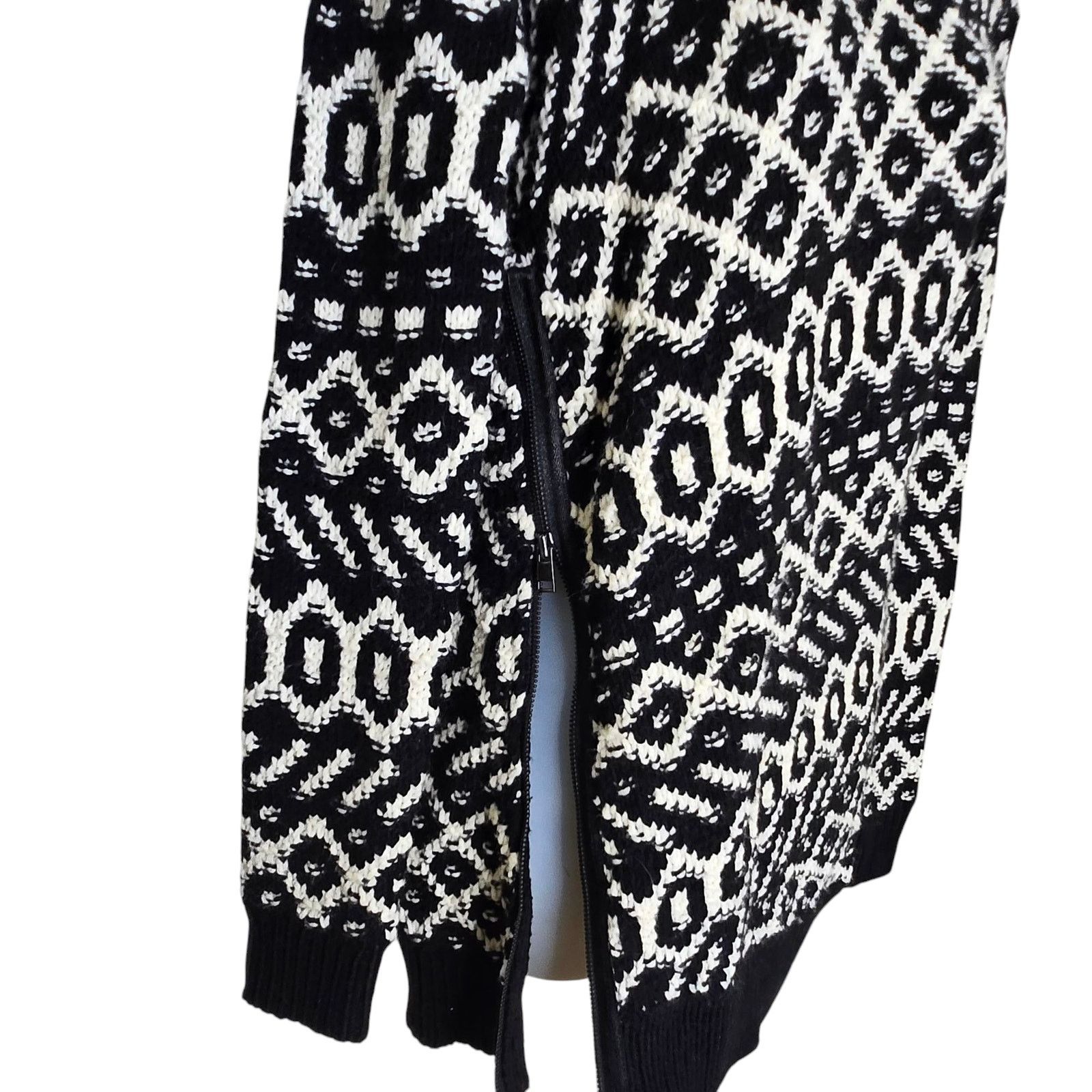 Ann Taylor Ann Taylor Womens Geometric Print Sweater XS Black White Size XS / US 0-2 / IT 36-38 - 8 Thumbnail