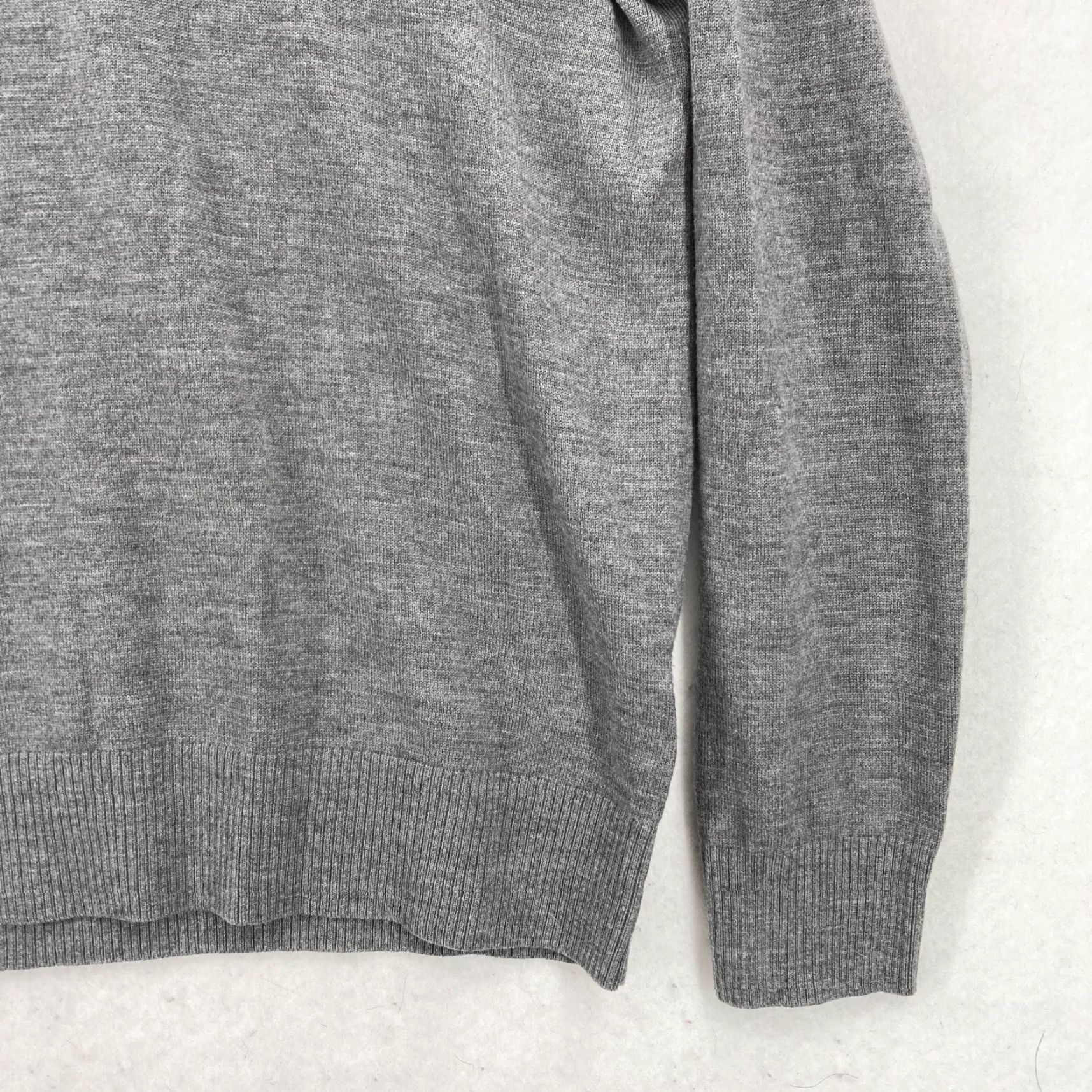 Banana Republic Banana Republic Mens Large Gray Extra Fine Merino Wool V Neck Sweater Pullover Knit Shirt/Top Size US L / EU 52-54 / 3 - 4 Thumbnail