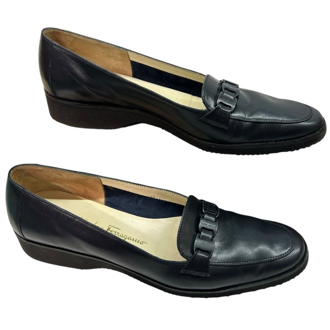 Salvatore Ferragamo Salvatore Ferragamo Navy Leather Loafers w/ Ferragamo logo b Size US 10 / IT 40 - 2 Thumbnail