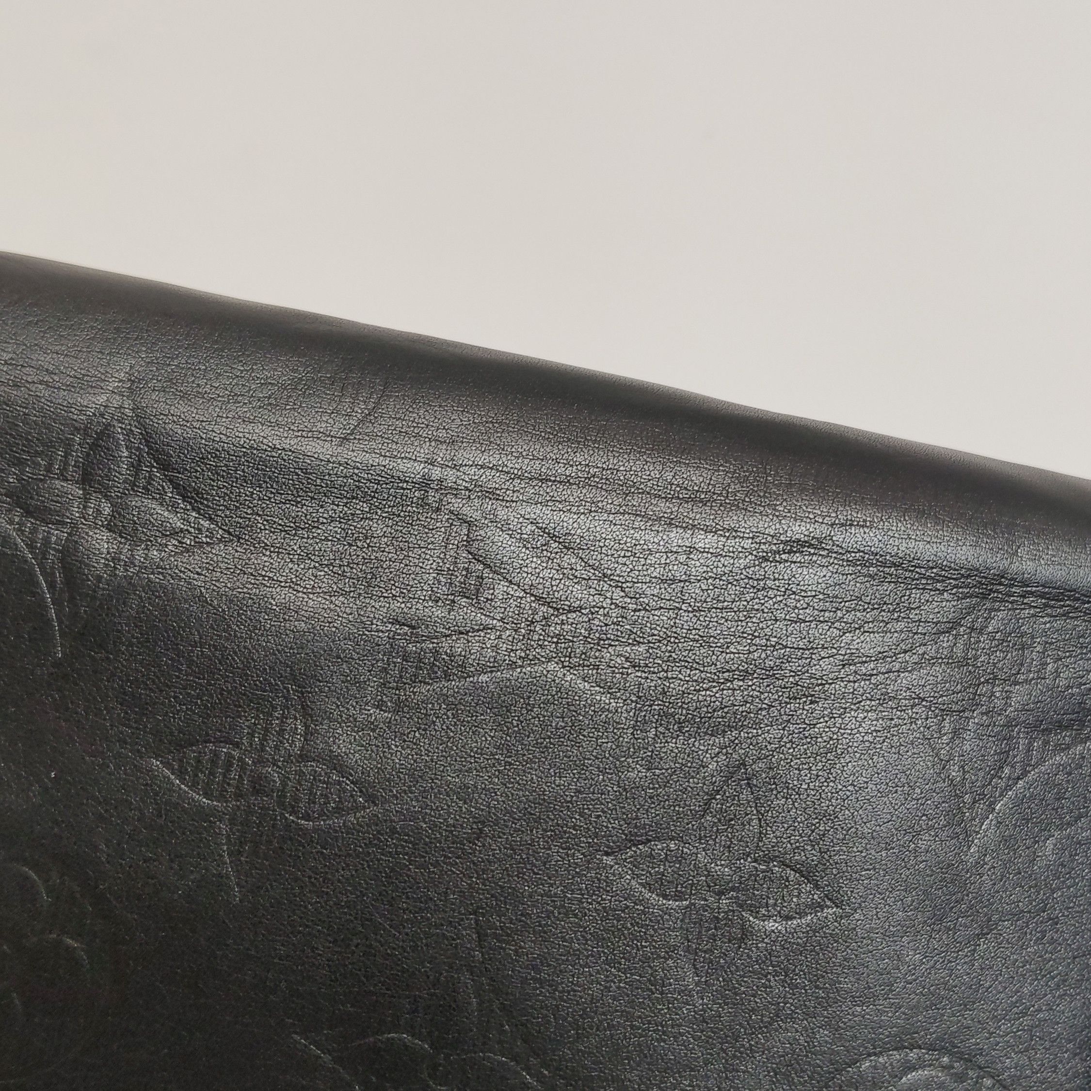 Louis Vuitton Louis Vuitton (LV) Zippy leather embossed zip around wallet Size ONE SIZE - 7 Thumbnail