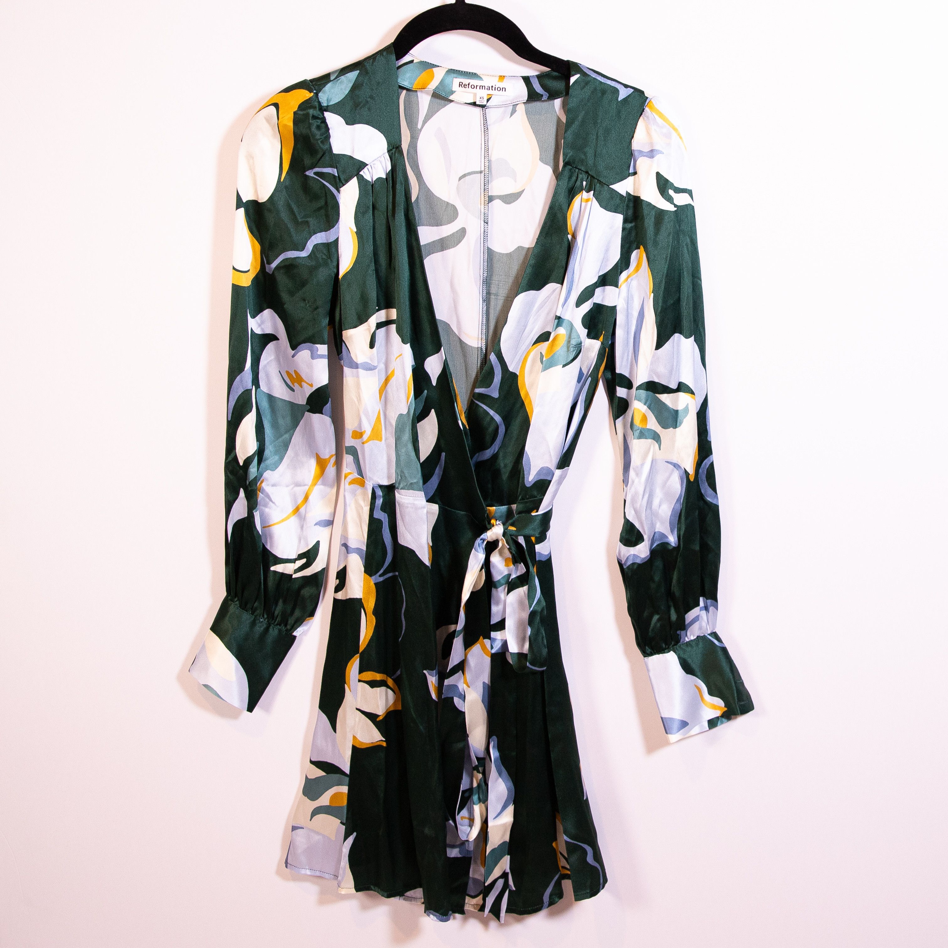 Reformation Reformation Chrisley Silk Satin Floral Flower Size XS / US 0-2 / IT 36-38 - 1 Thumbnail