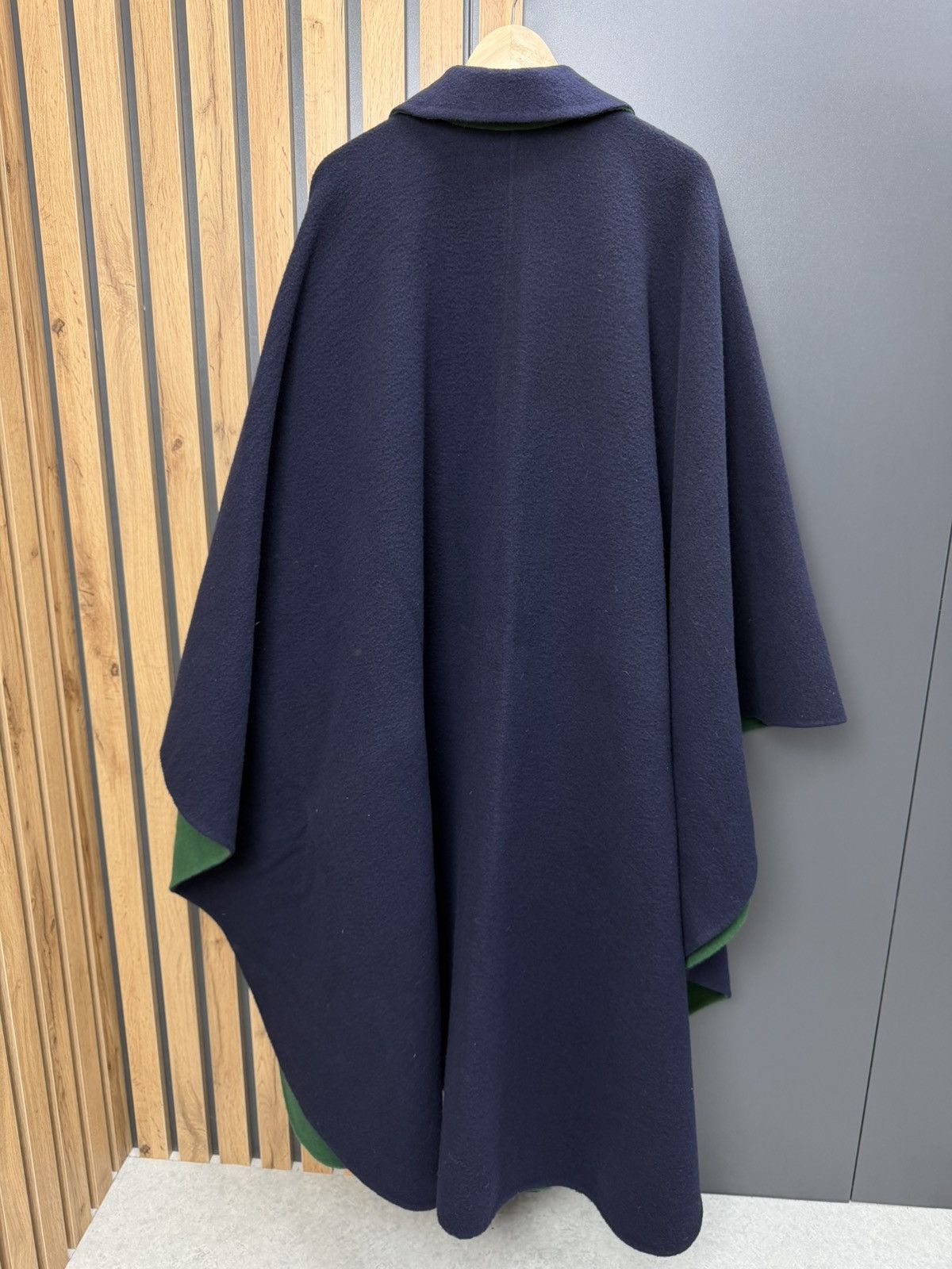 Valentino Valentino Miss V Wool Cape Coat Navy Size 42 Size M / US 6-8 / IT 42-44 - 16 Thumbnail