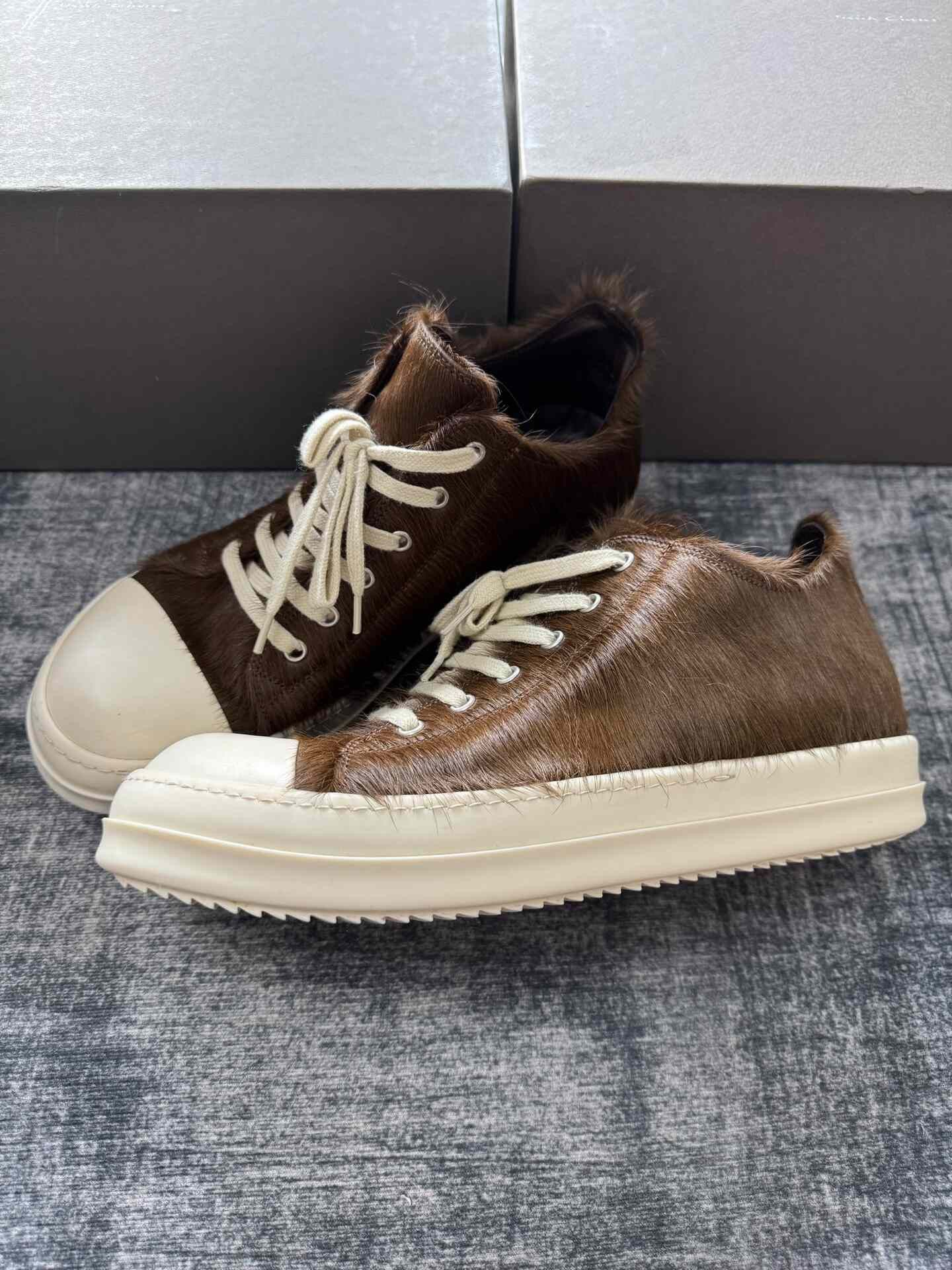 Rick Owens Rick Owens Brown Lowtop Sneakers 42 Men Size US 9 / EU 42 - 1 Thumbnail