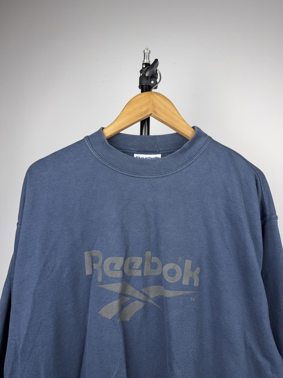 Reebok Vintage 90s Retro Reebok Faded Logo Crewneck Sweatshirt Size US L / EU 52-54 / 3 - 2 Thumbnail