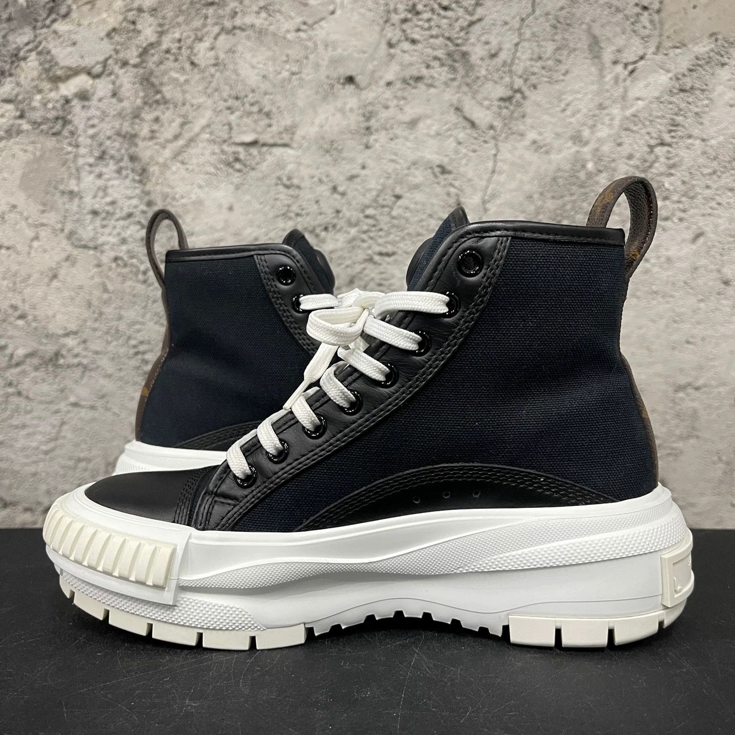 Louis Vuitton Louis Vuitton high top sneakers size 36 as shown Size US 5 / IT 35 - 5 Thumbnail