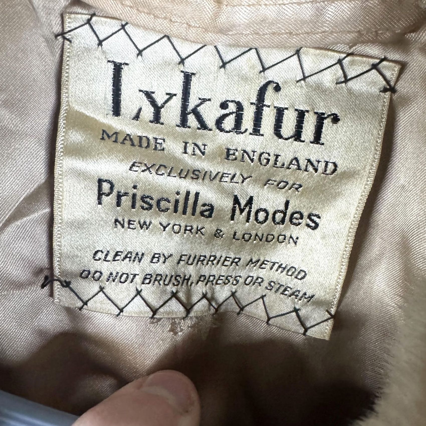 Vintage VINTAGE Lykafur Coat Womens Long Beige Overcoat Fur Lined Hinged Hook & Eye Pockets Size L / US 10 / IT 46 - 7 Thumbnail