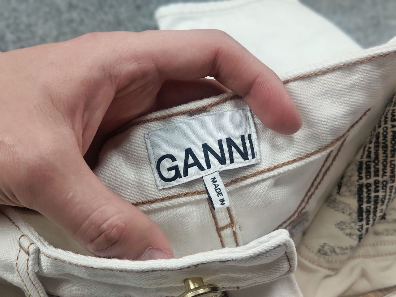 Ganni Ganni Design stary White Denim Barrel leg jeans Size 26" / US 2 / IT 38 - 17 Thumbnail