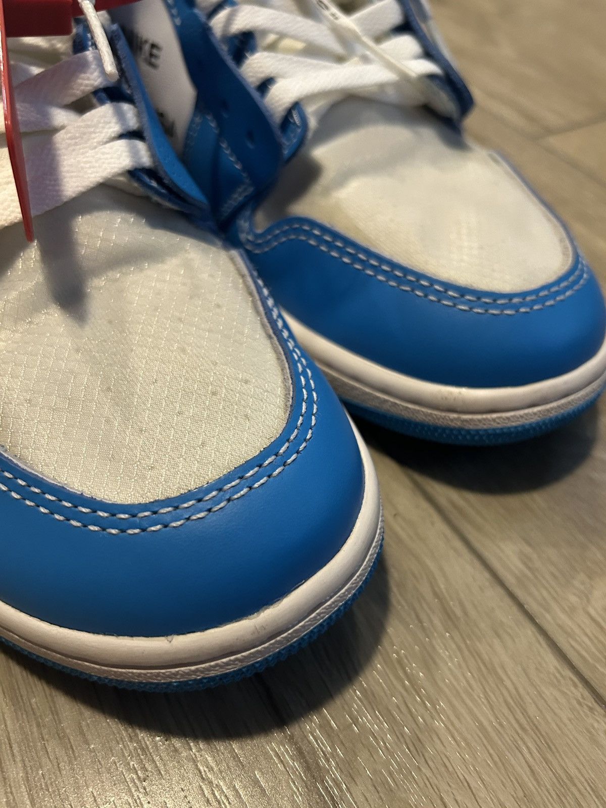 Nike × Off-White Off-White x Air Jordan 1 Retro High ‘OG UNC’ Size US 11 / EU 44 - 10 Thumbnail