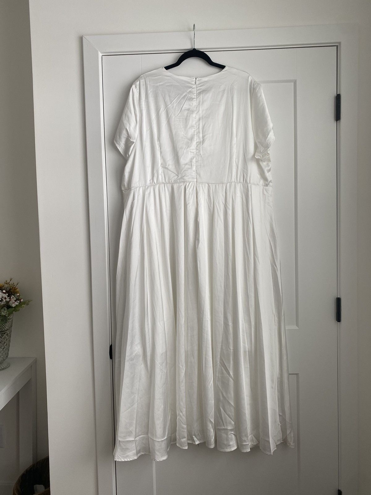 Other Plus wear NWT solid white color v neck long maxi dress Size XXL / US 16-18 / IT 52-54 - 7 Thumbnail