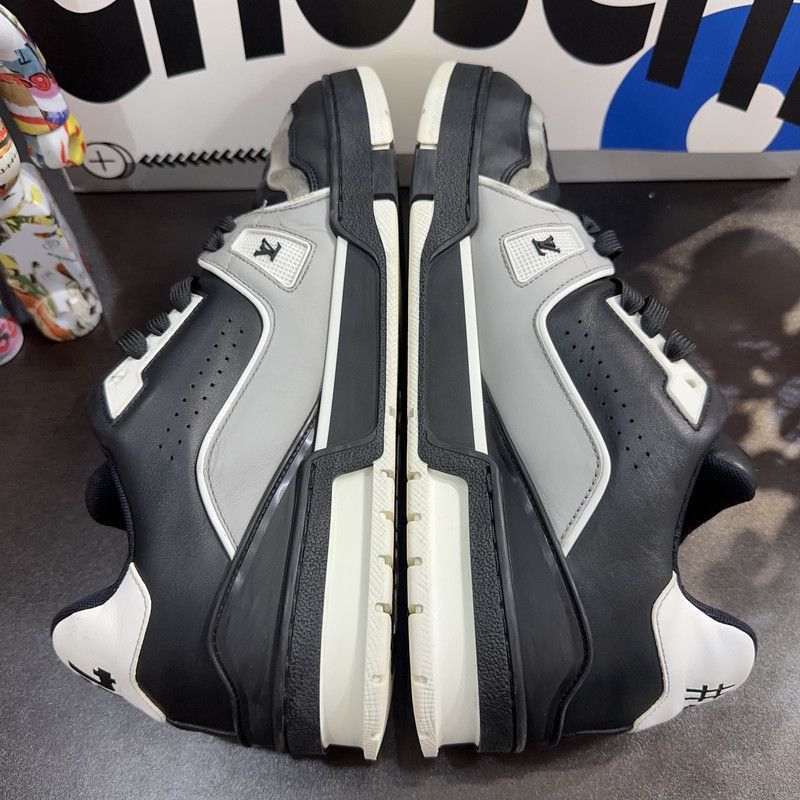 Louis Vuitton Louis Vuitton Black Trainer Sneakers for Men -2508 Size US 9.5 / IT 39.5 - 6 Thumbnail