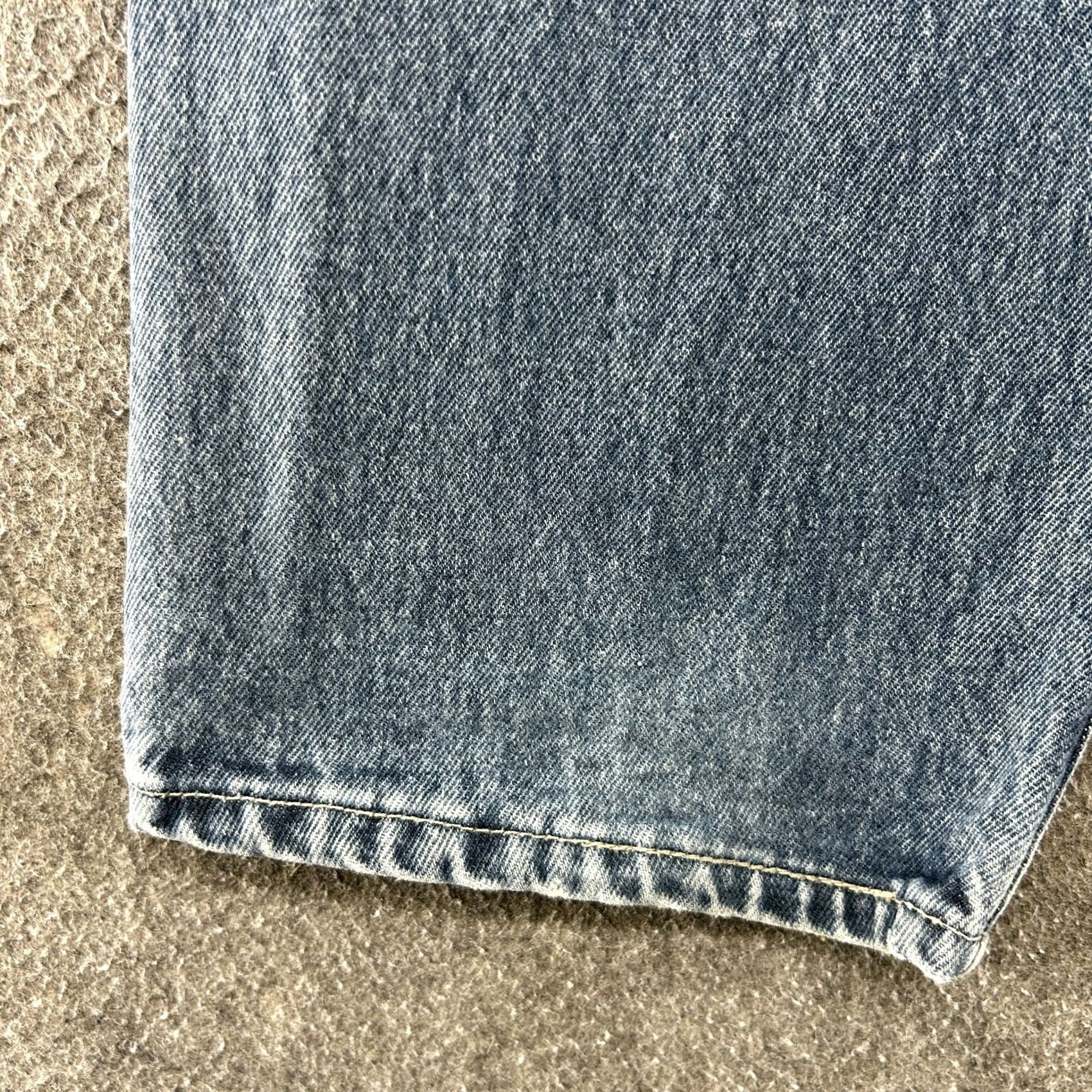 Levi's VINTAGE Levi's 561 Jeans Women 14 Blue Relaxed Straight 31 In Inseam 5-Pocket Distressed USA 90s Size 36" / US 14 / IT 50 - 4 Thumbnail