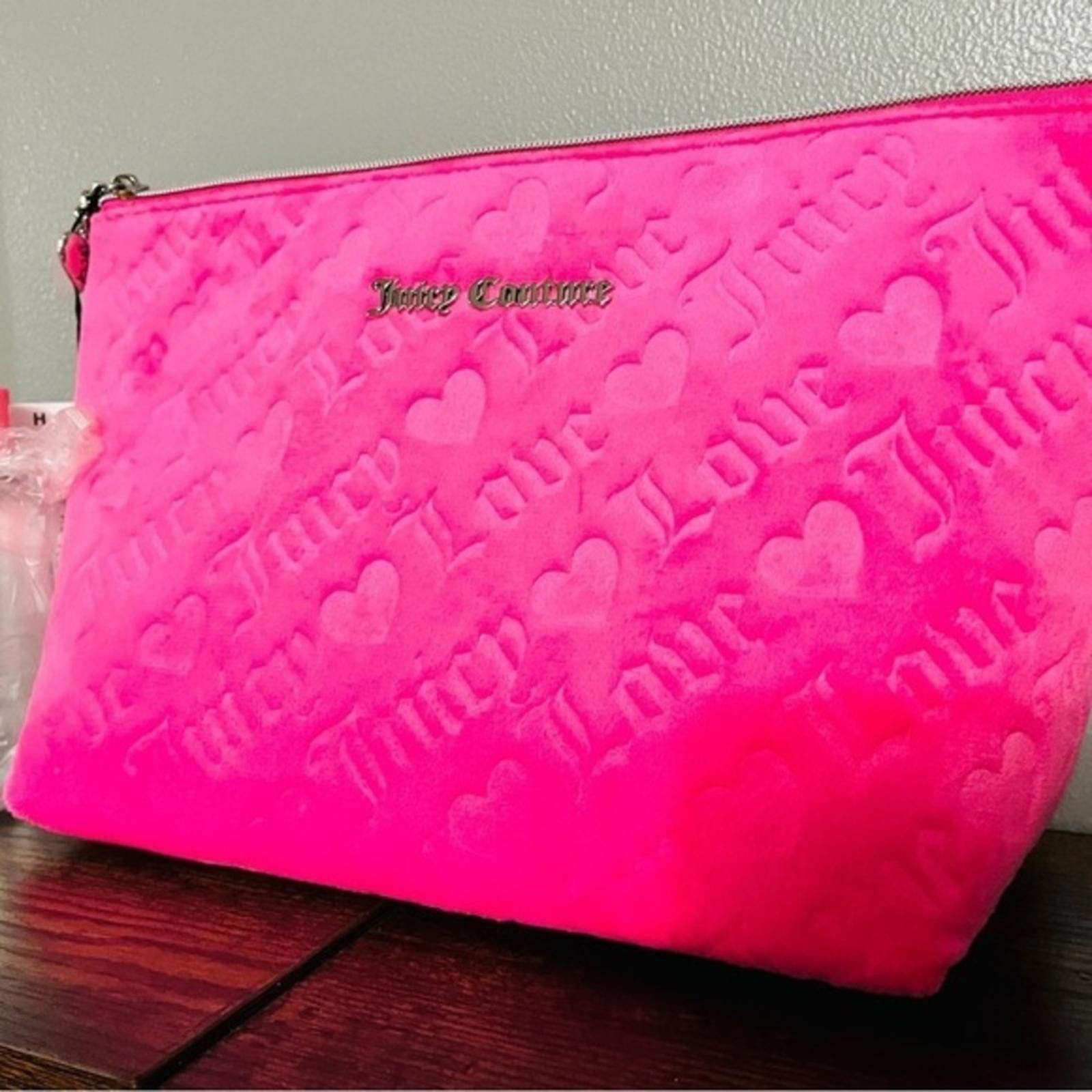 Juicy Couture Jeans Juicy Couture Pink Velour Travel Cosmetic Bag Size ONE SIZE - 1 Thumbnail