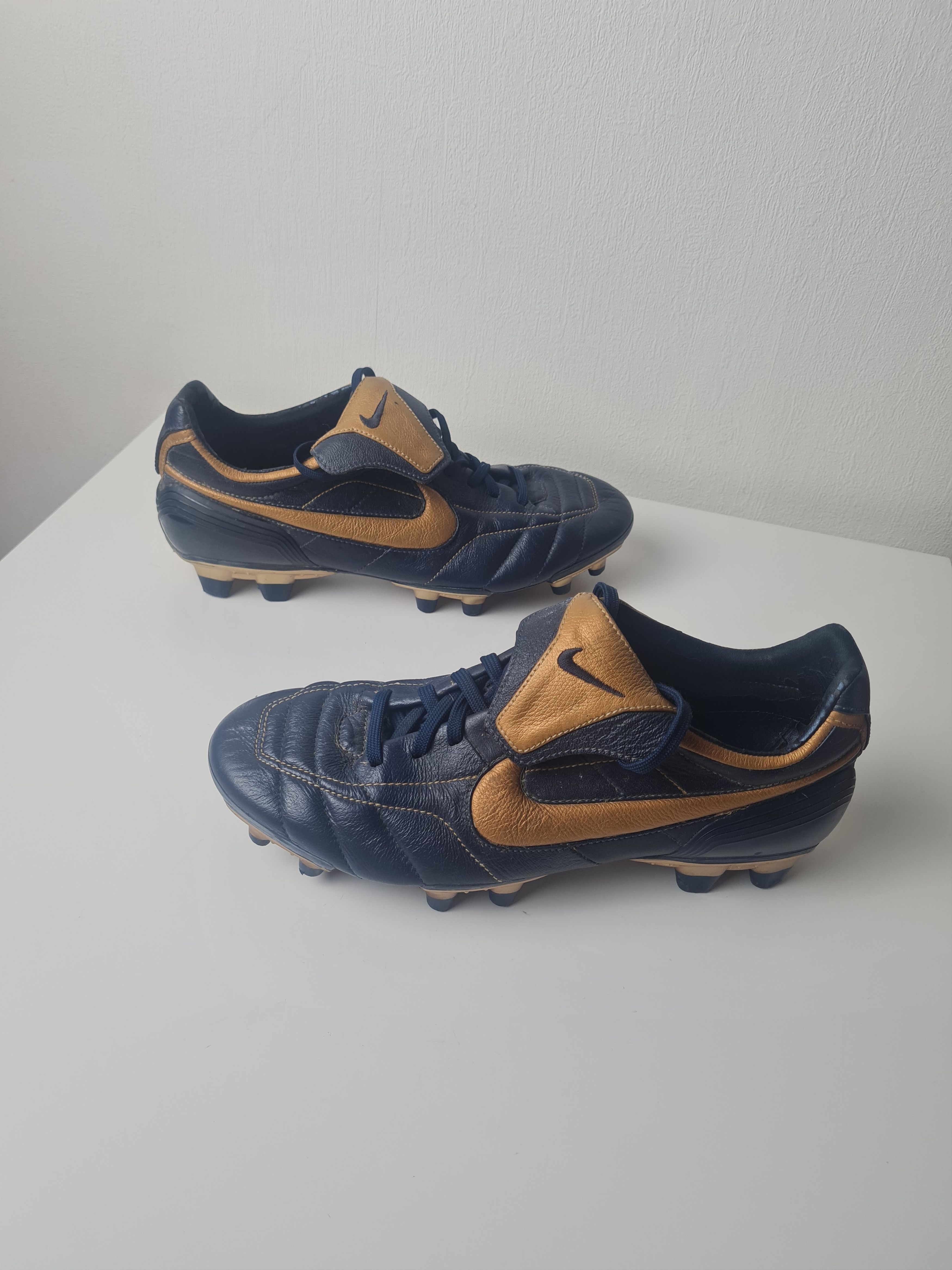 Nike Football Cleats NIKE TIEMPO R10 RONALDINHO Total90 SOCCER Size US 8 / EU 41 - 4 Thumbnail