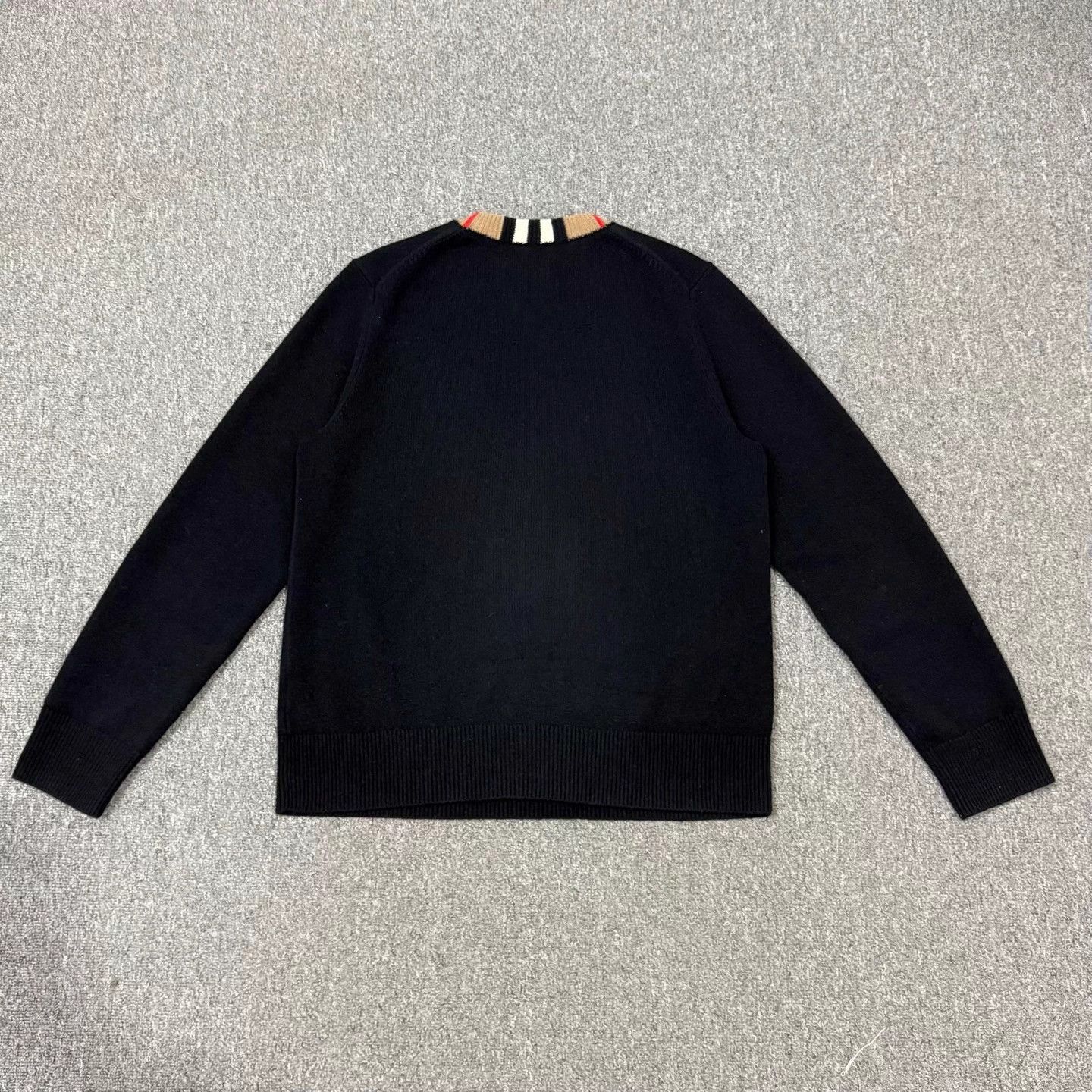 Burberry Burberry New Black Classic Check Cashmere Sweater L Unused Size L / US 10 / IT 46 - 2 Thumbnail