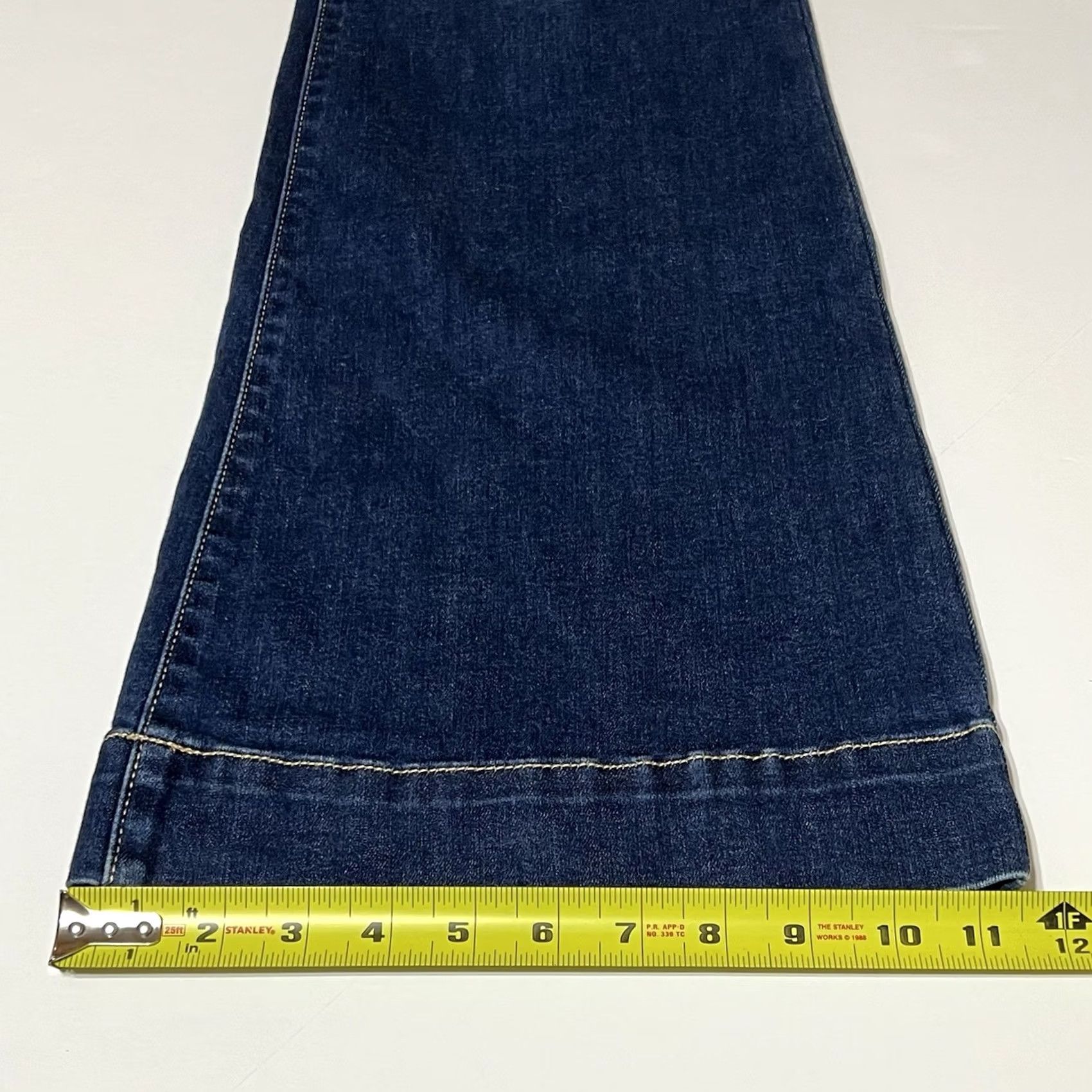 Vintage Judy Blue Flare Jeans Womens 16W High Rise Stretch Blue Denim 5-Pocket Zip Raw Hem Bohemian City Fashion Size 24" / US 00 / IT 34 - 7 Thumbnail